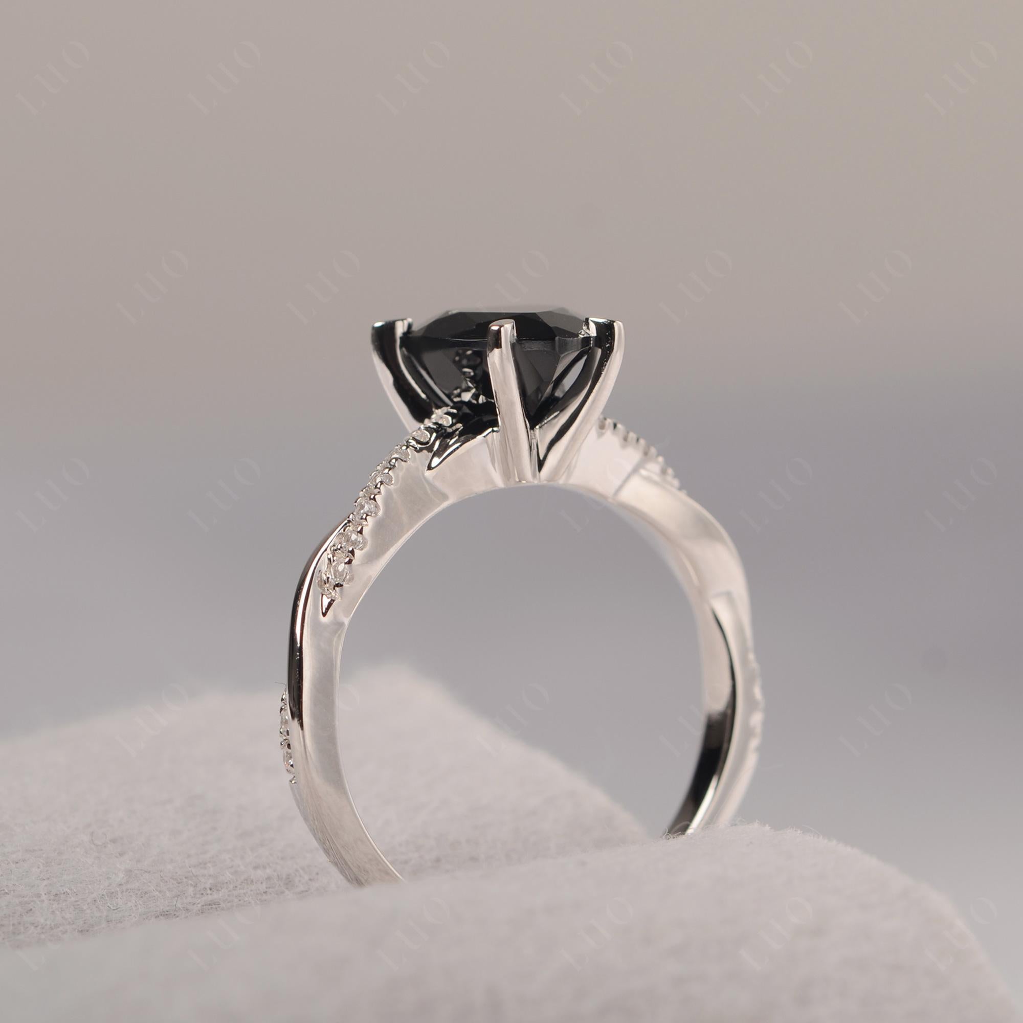 Twisted Heart Shaped Black Stone Ring - LUO Jewelry