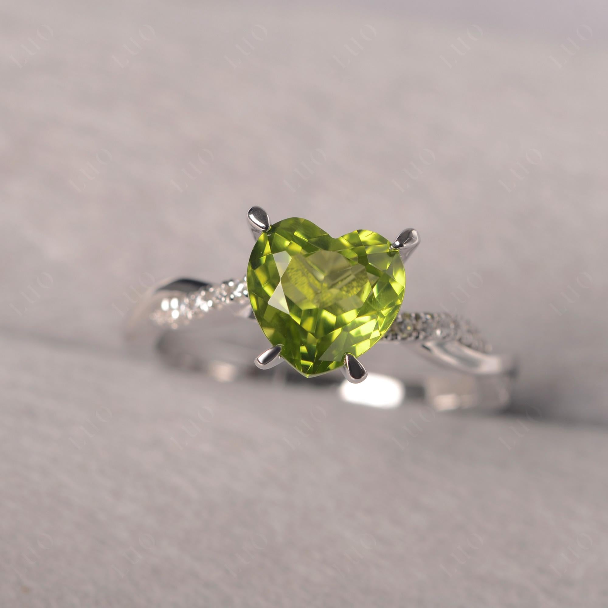 Twisted Heart Shaped Peridot Ring - LUO Jewelry