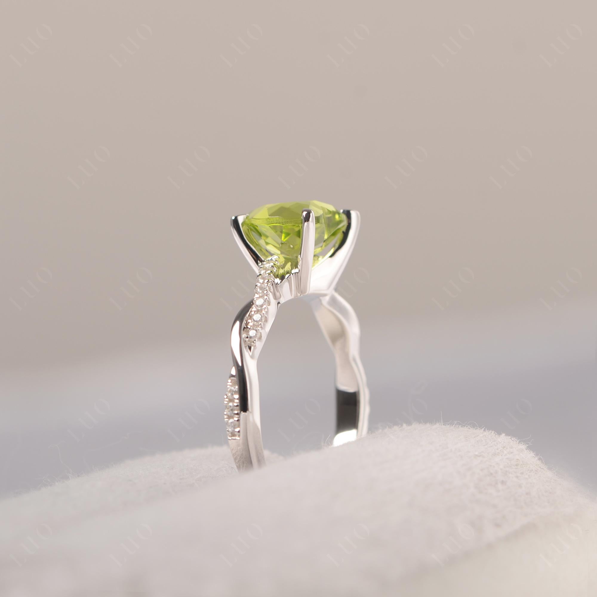 Twisted Heart Shaped Peridot Ring - LUO Jewelry