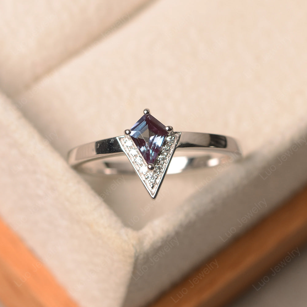 V Shaped Kite Cut Alexandrite Ring White Gold - LUO Jewelry