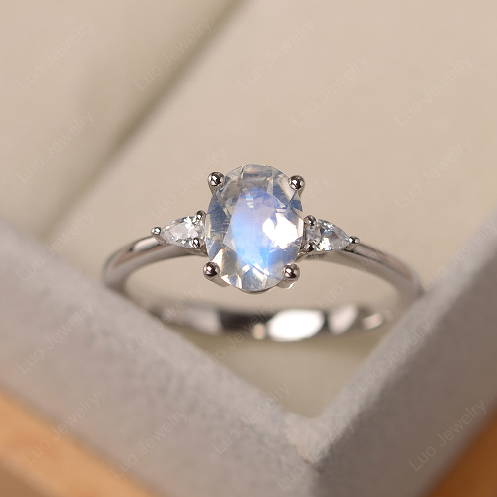 Simple Oval Cut Moonstone Ring LUO