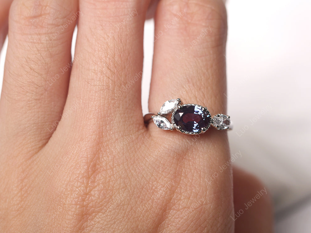 Oval Alexandrite Mothers Ring - LUO Jewelry