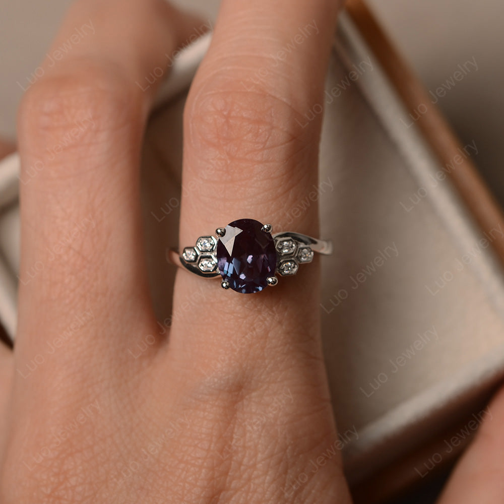 Oval Cut Eccentric Alexandrite Ring Yellow Gold - LUO Jewelry