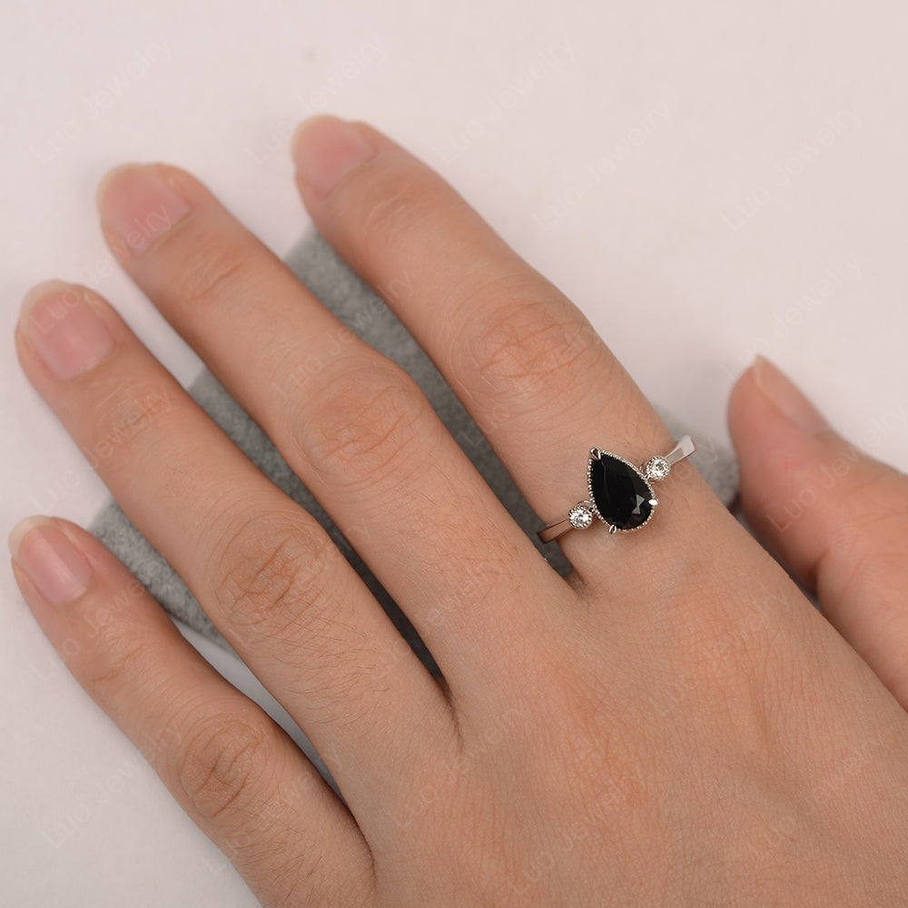 Vintage Pear Shaped Black Stone Ring - LUO Jewelry