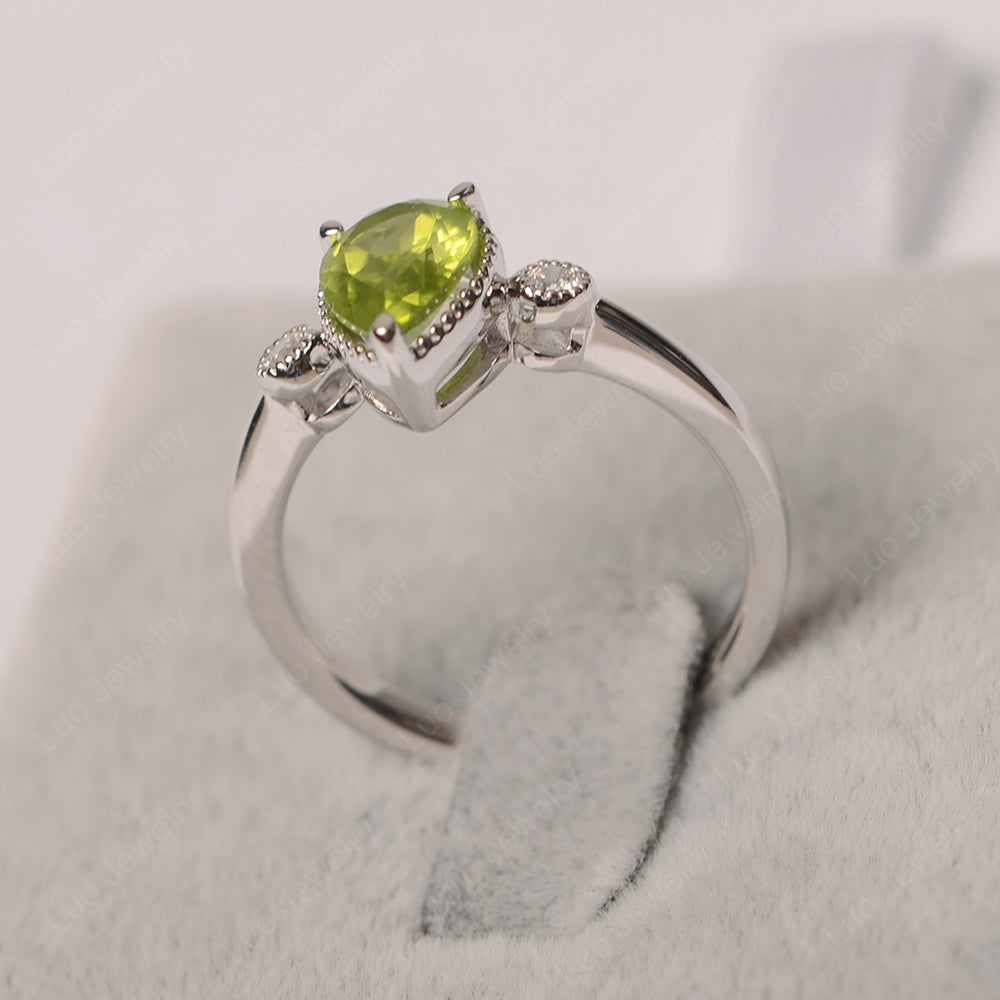 Vintage Pear Shaped Peridot Ring - LUO Jewelry