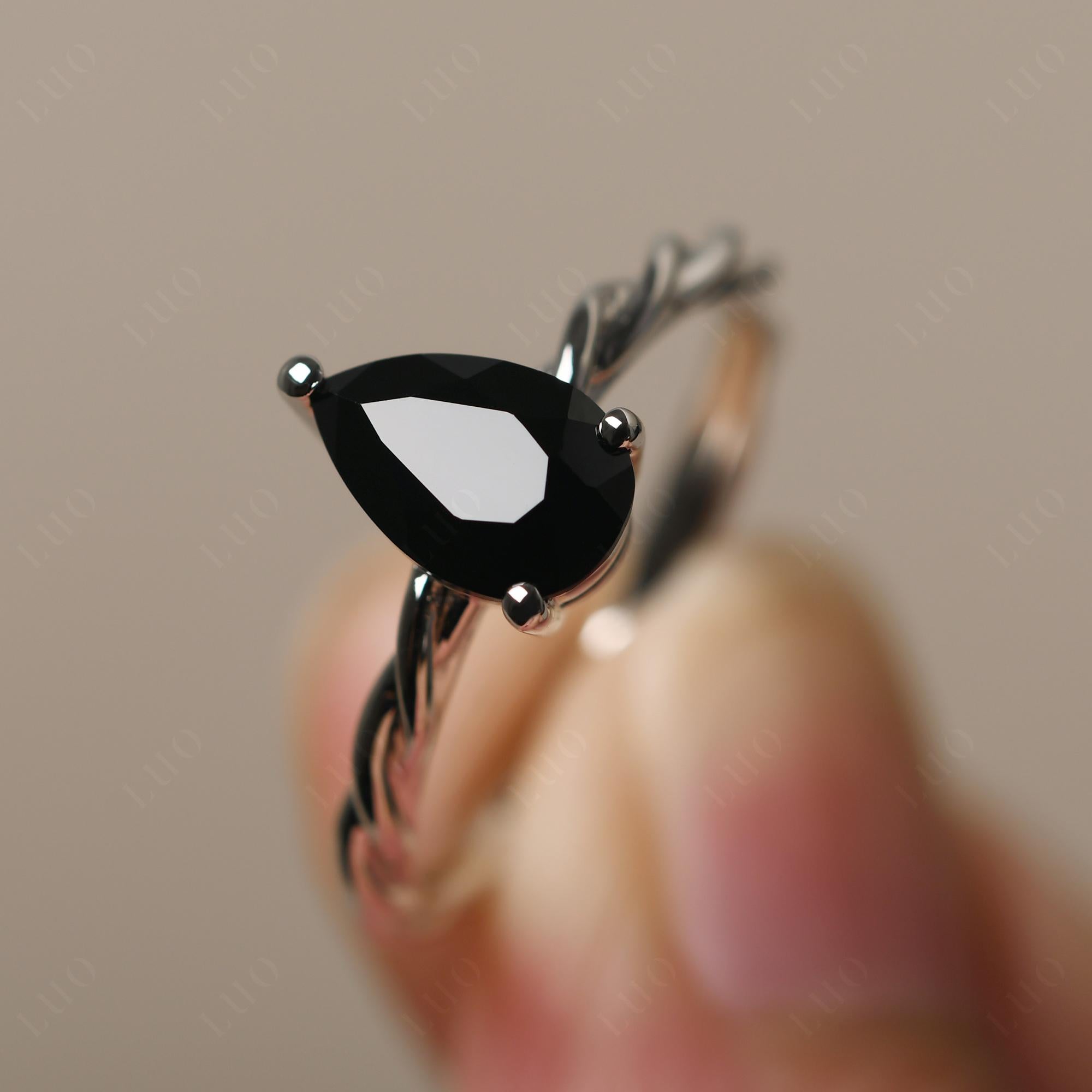 Teardrop Black Stone Solitaire Rope Ring - LUO Jewelry