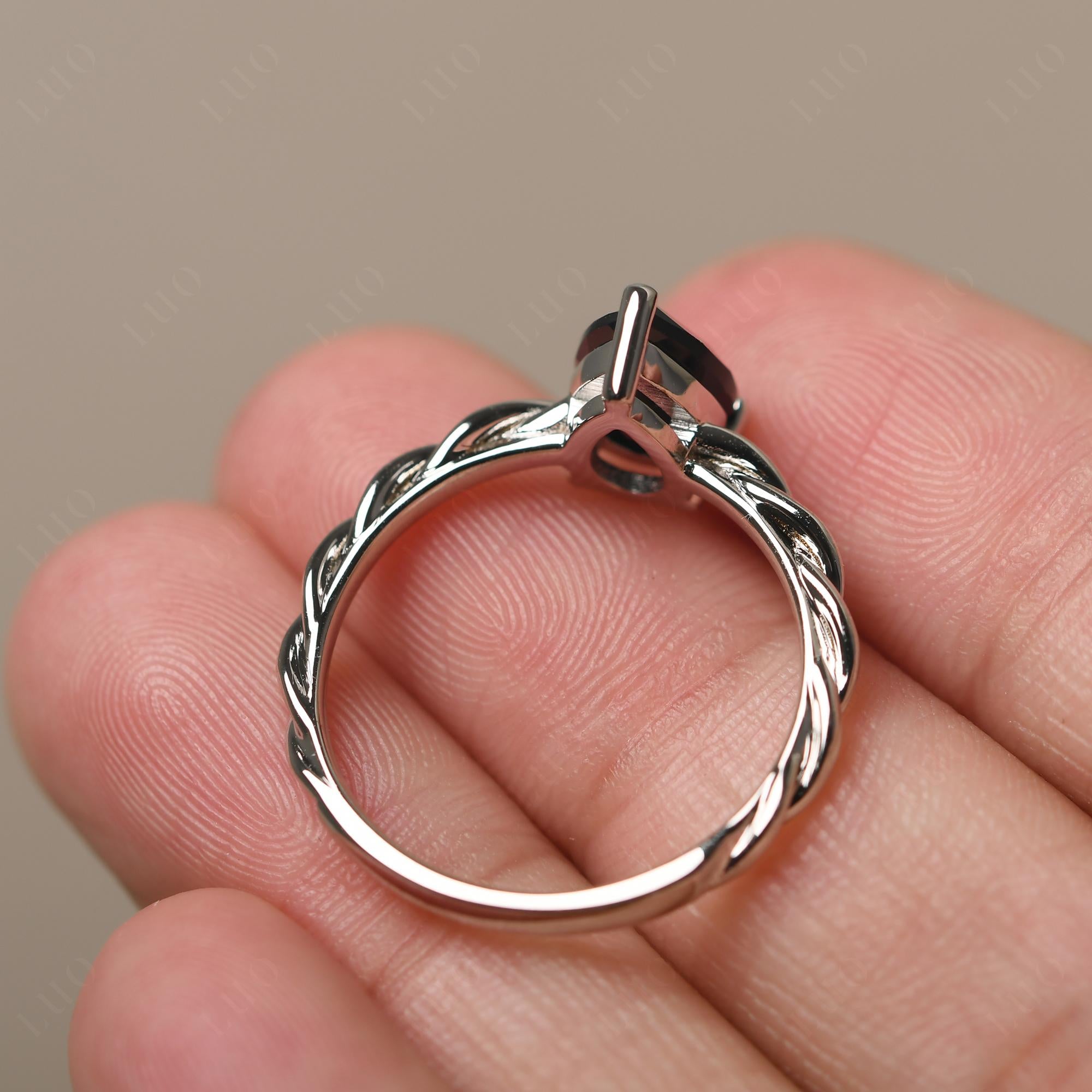 Teardrop Black Stone Solitaire Rope Ring - LUO Jewelry