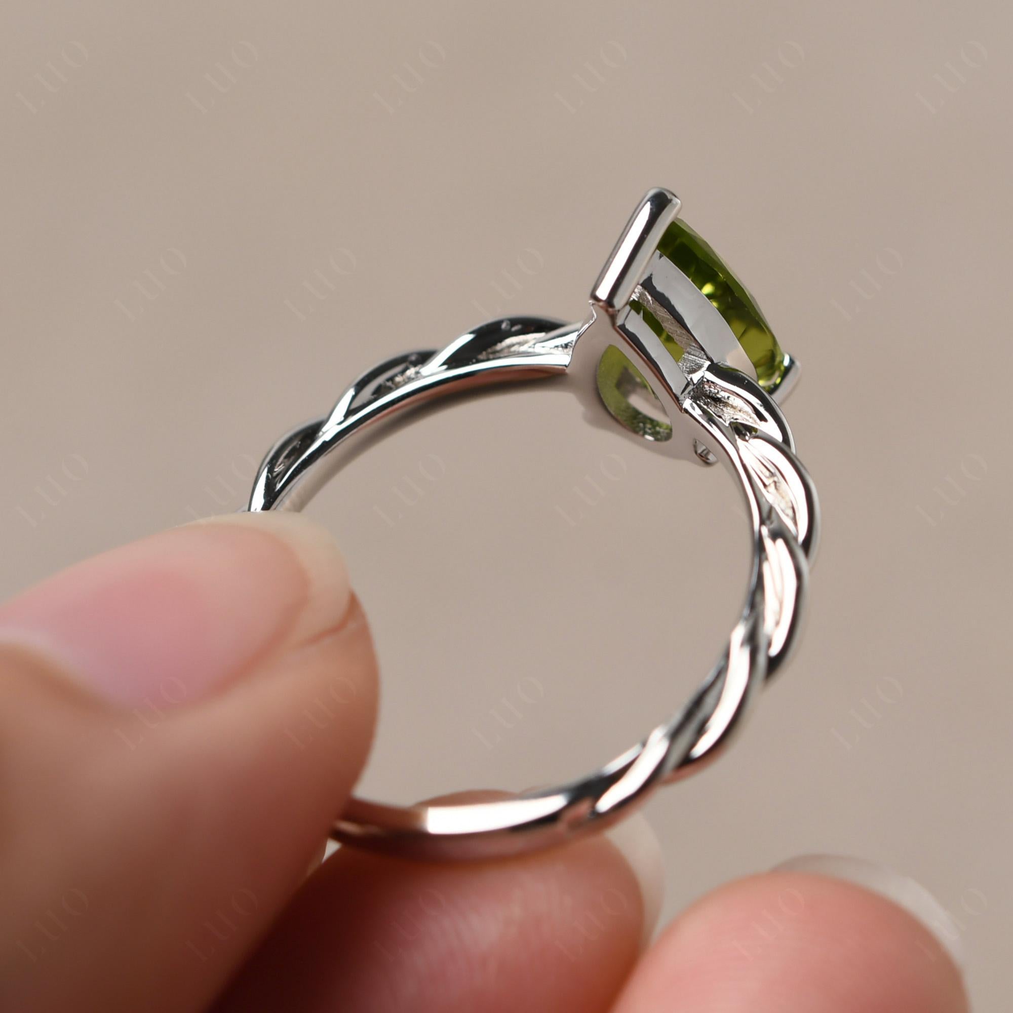 Teardrop Peridot Solitaire Rope Ring - LUO Jewelry