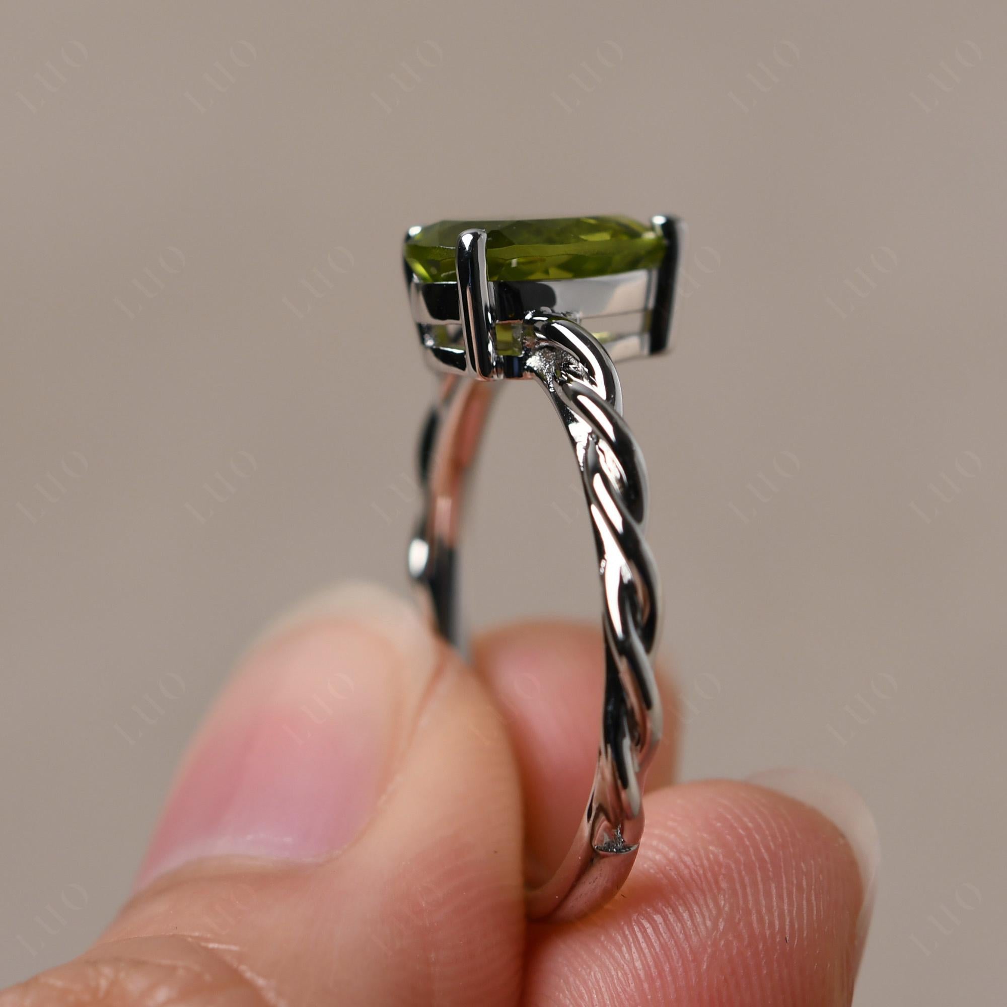 Teardrop Peridot Solitaire Rope Ring - LUO Jewelry