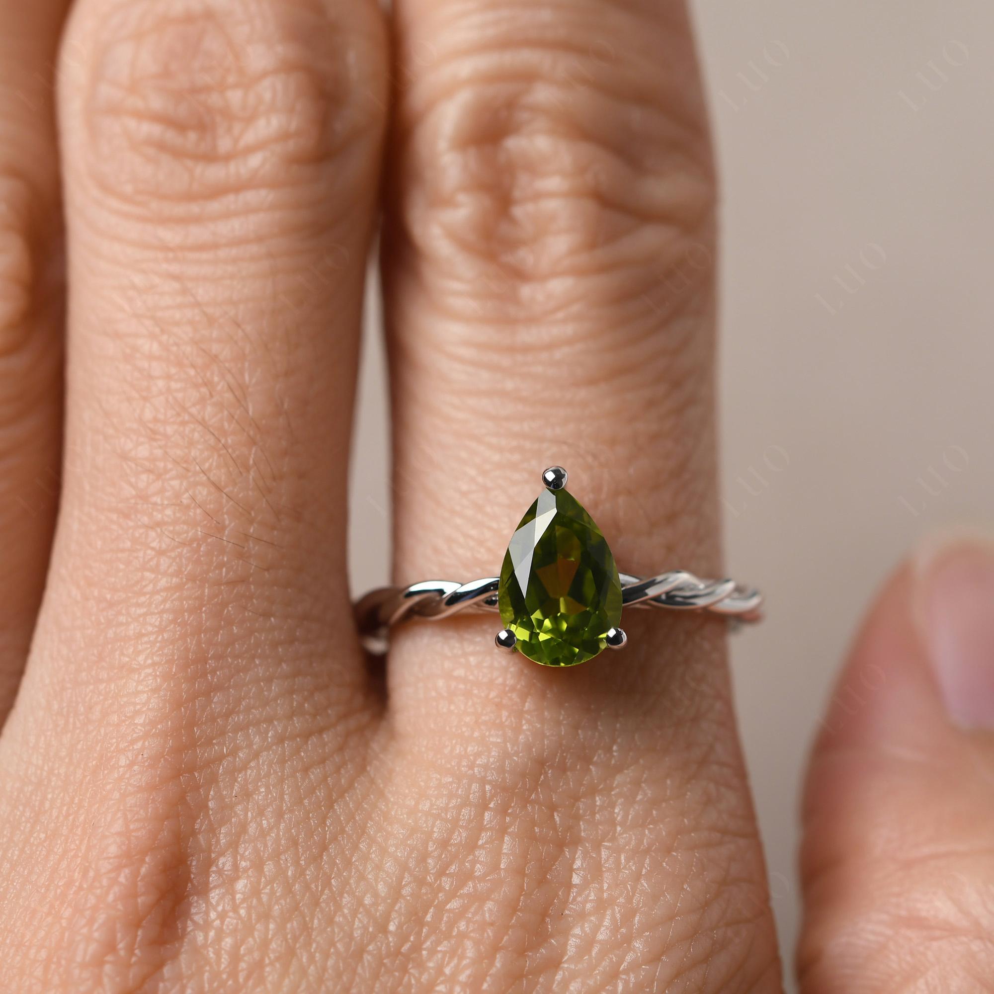 Teardrop Peridot Solitaire Rope Ring - LUO Jewelry