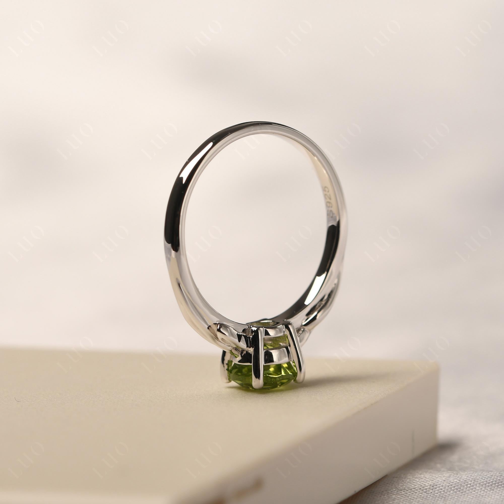Petite Peridot Tender Leaf Ring - LUO Jewelry