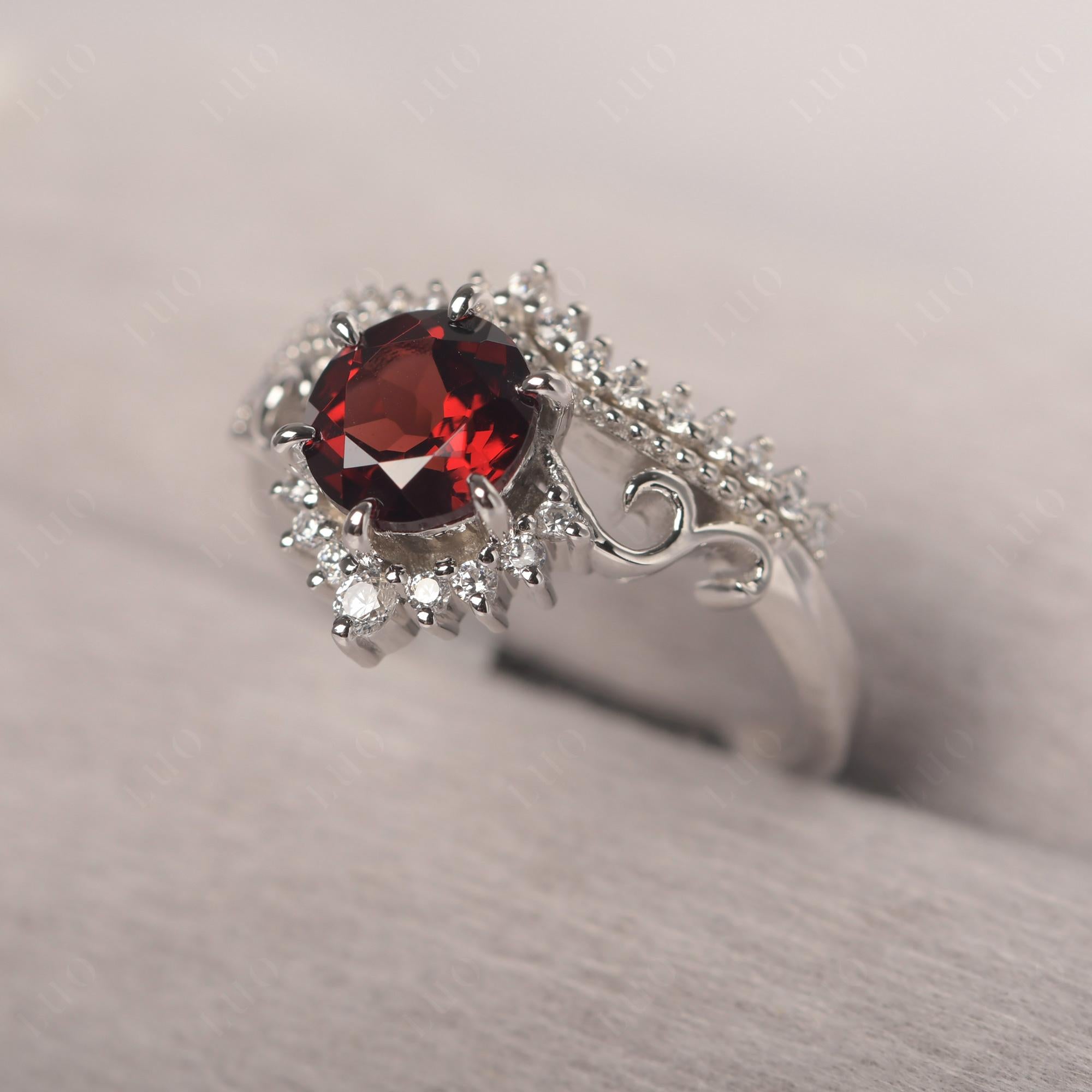 Vintage Garnet Cocktail Ring - LUO Jewelry