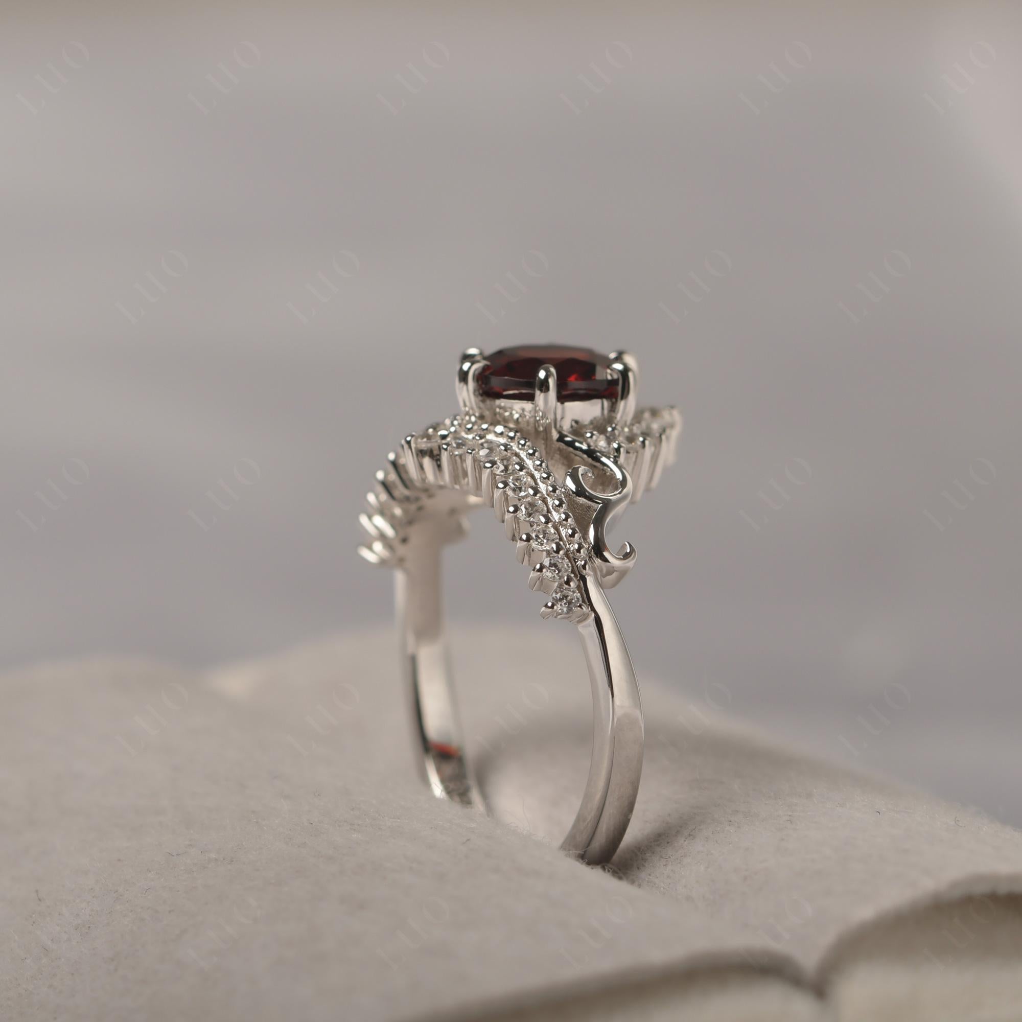 Vintage Garnet Cocktail Ring - LUO Jewelry