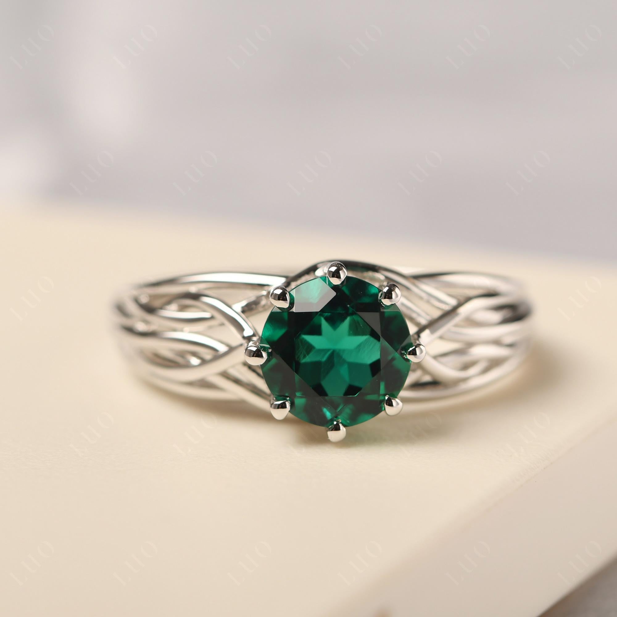 Intertwined Emerald Wedding Ring - LUO Jewelry