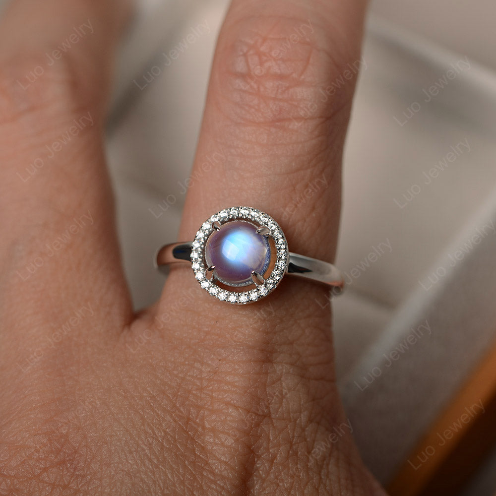 Mondstein Cabochon Halo Ring