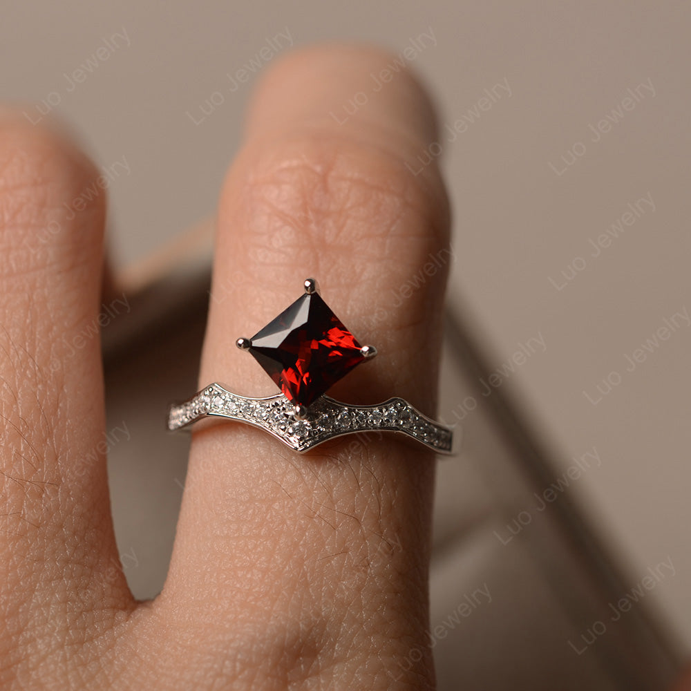 Vintage Kite Set Princess Cut Garnet Ring - LUO Jewelry