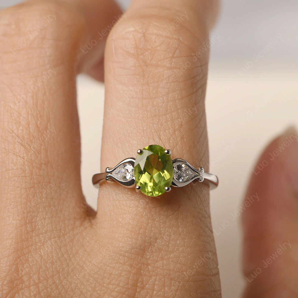Vintage Peridot Ring With Pear Side Stones - LUO Jewelry