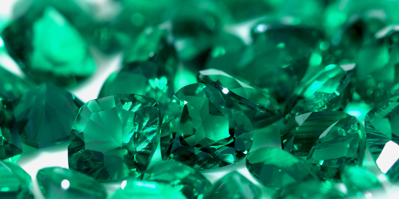 lab emerlad gemstone
