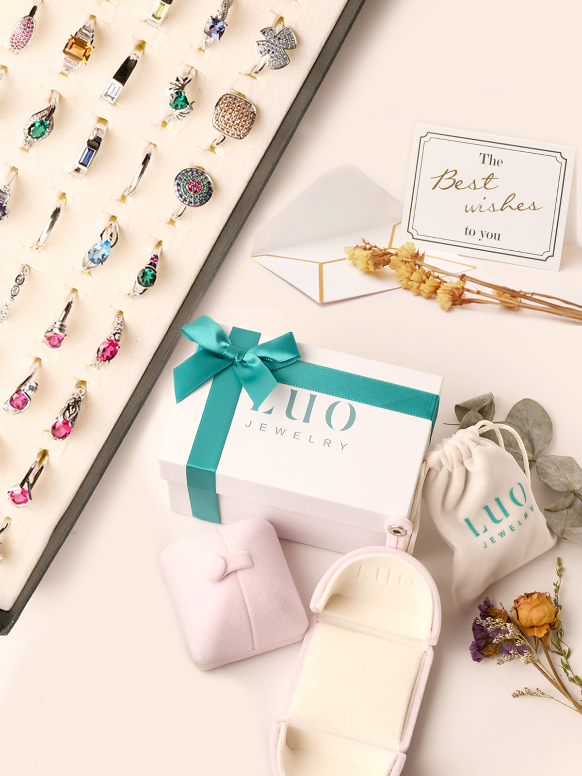 LUO Jewelry boxes and gemstone rings