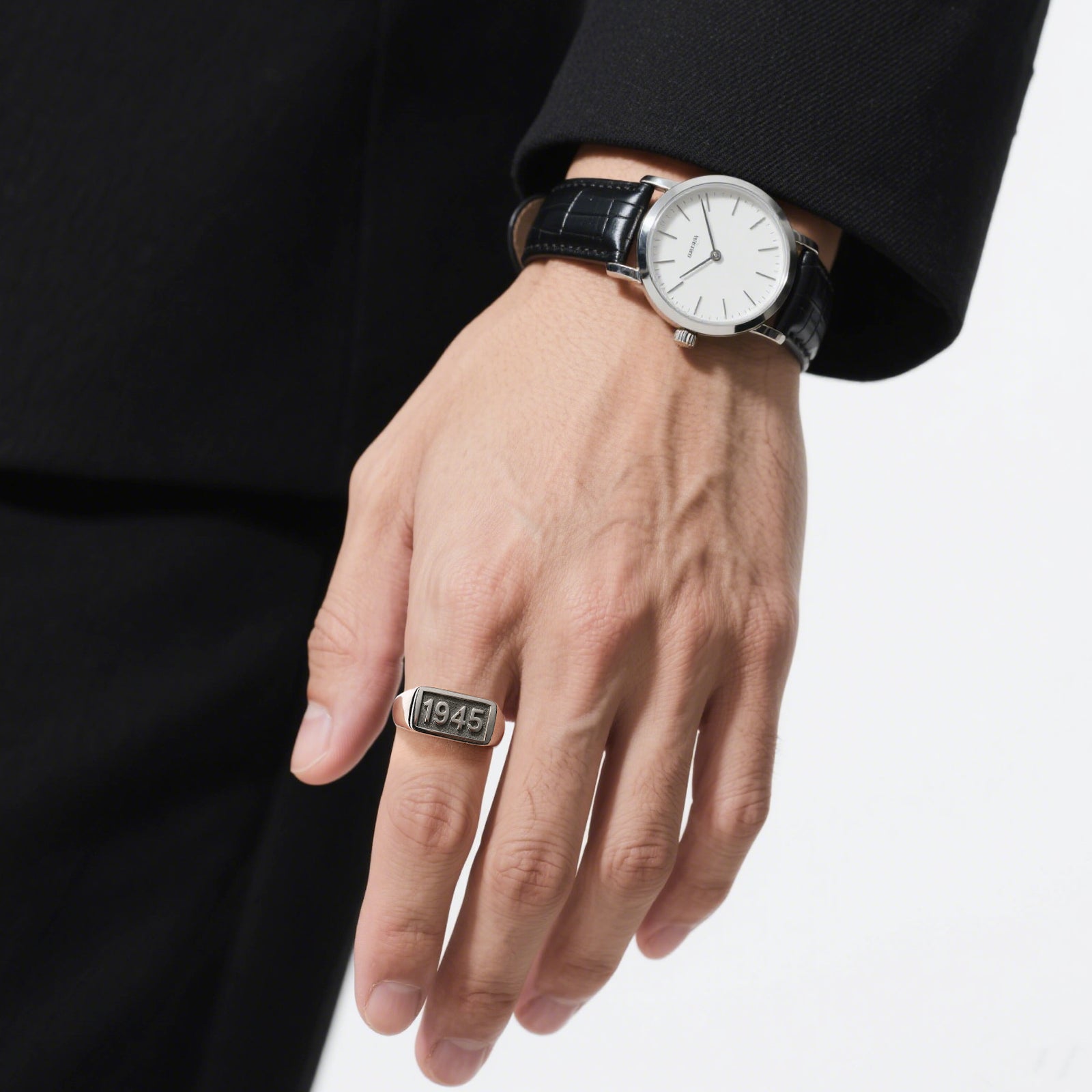 A model wear a men's ring from LUO jewelry