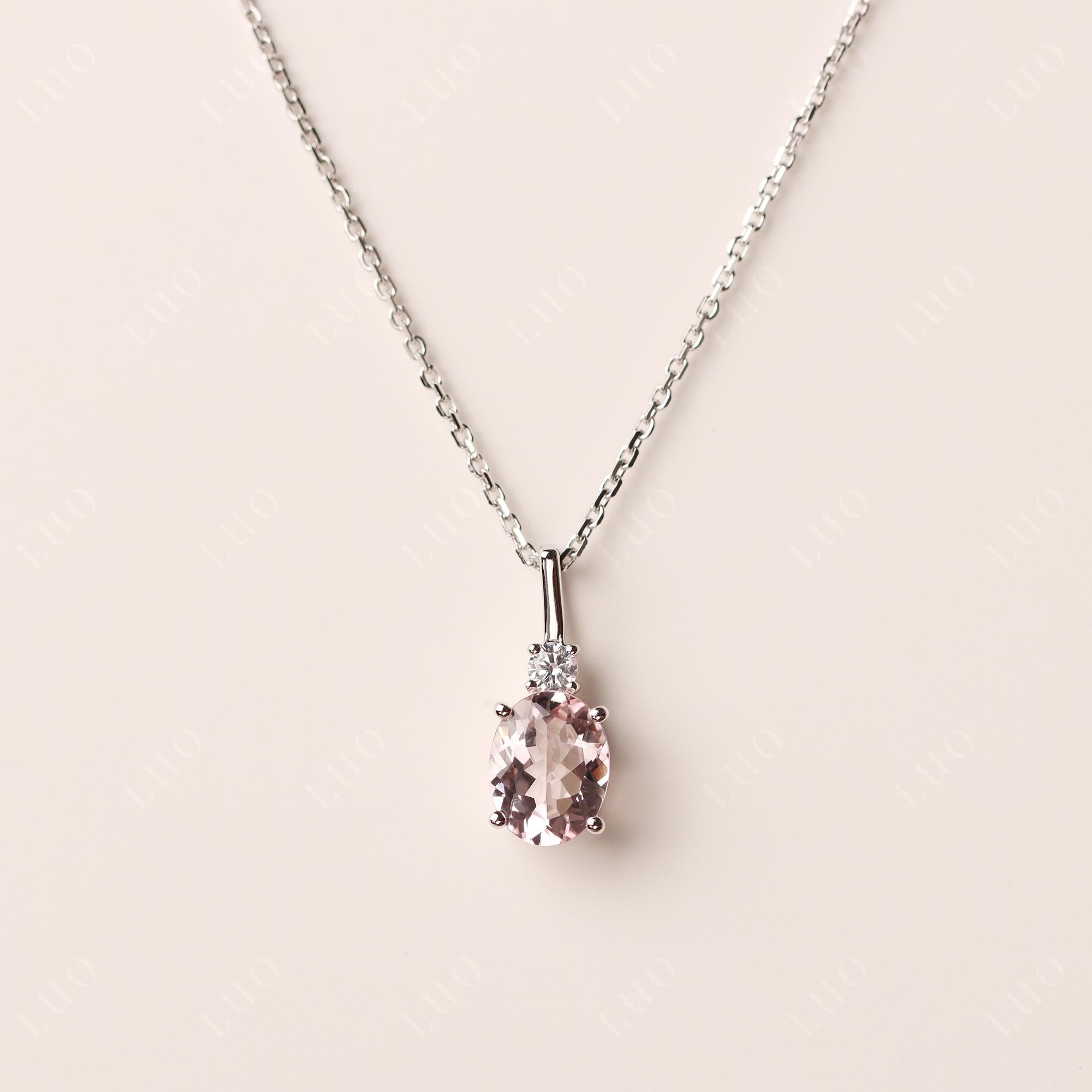 Collier pendentif morganite ovale simple