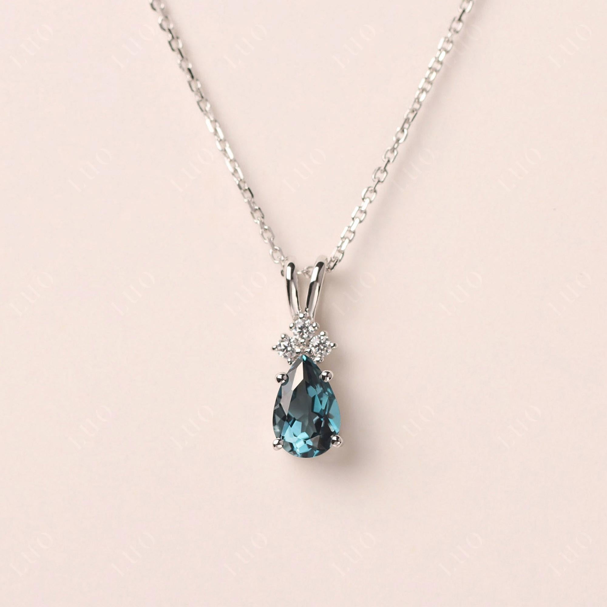 Collana di topazio blu a forma di pera di Londra
