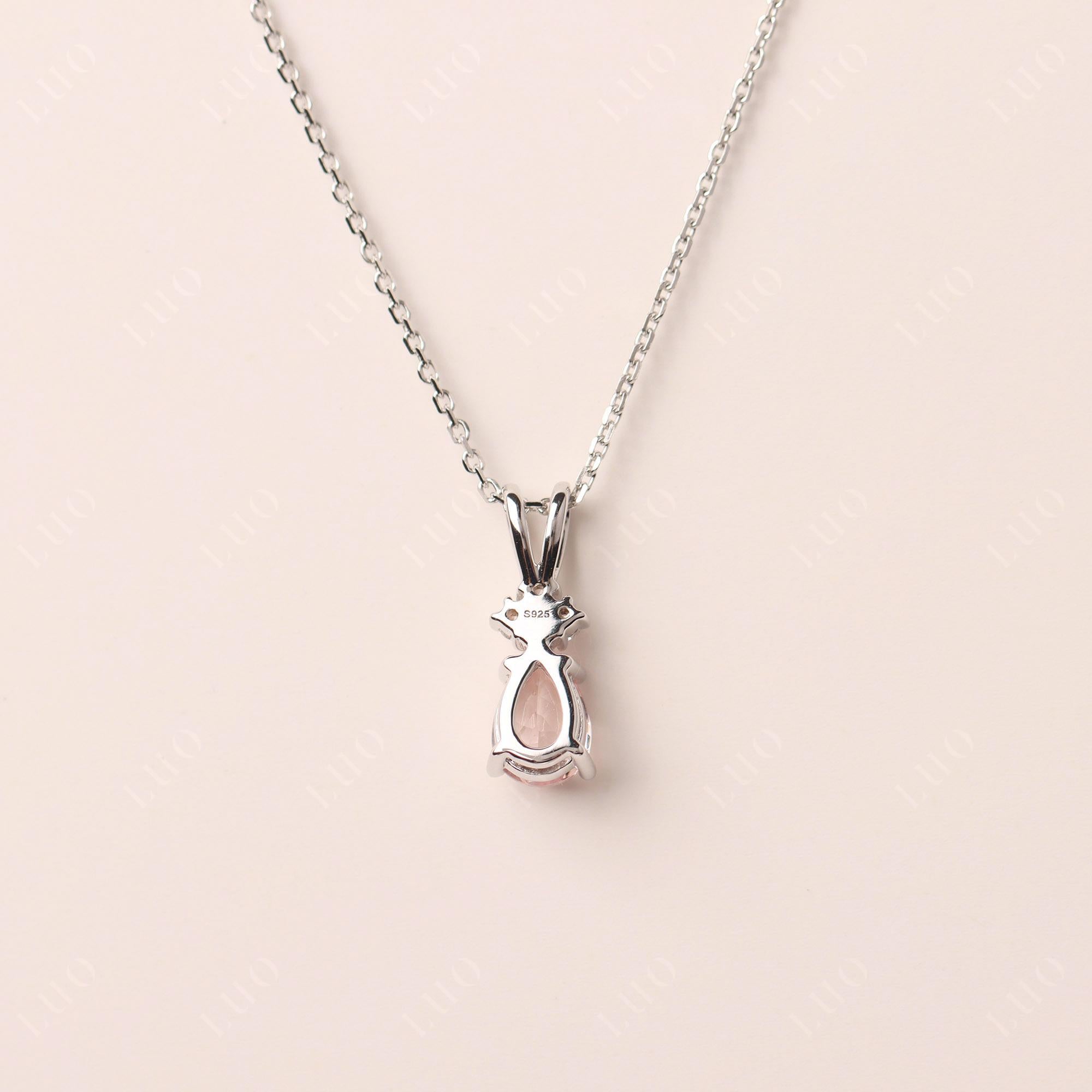 Collana di morganite a forma di pera
