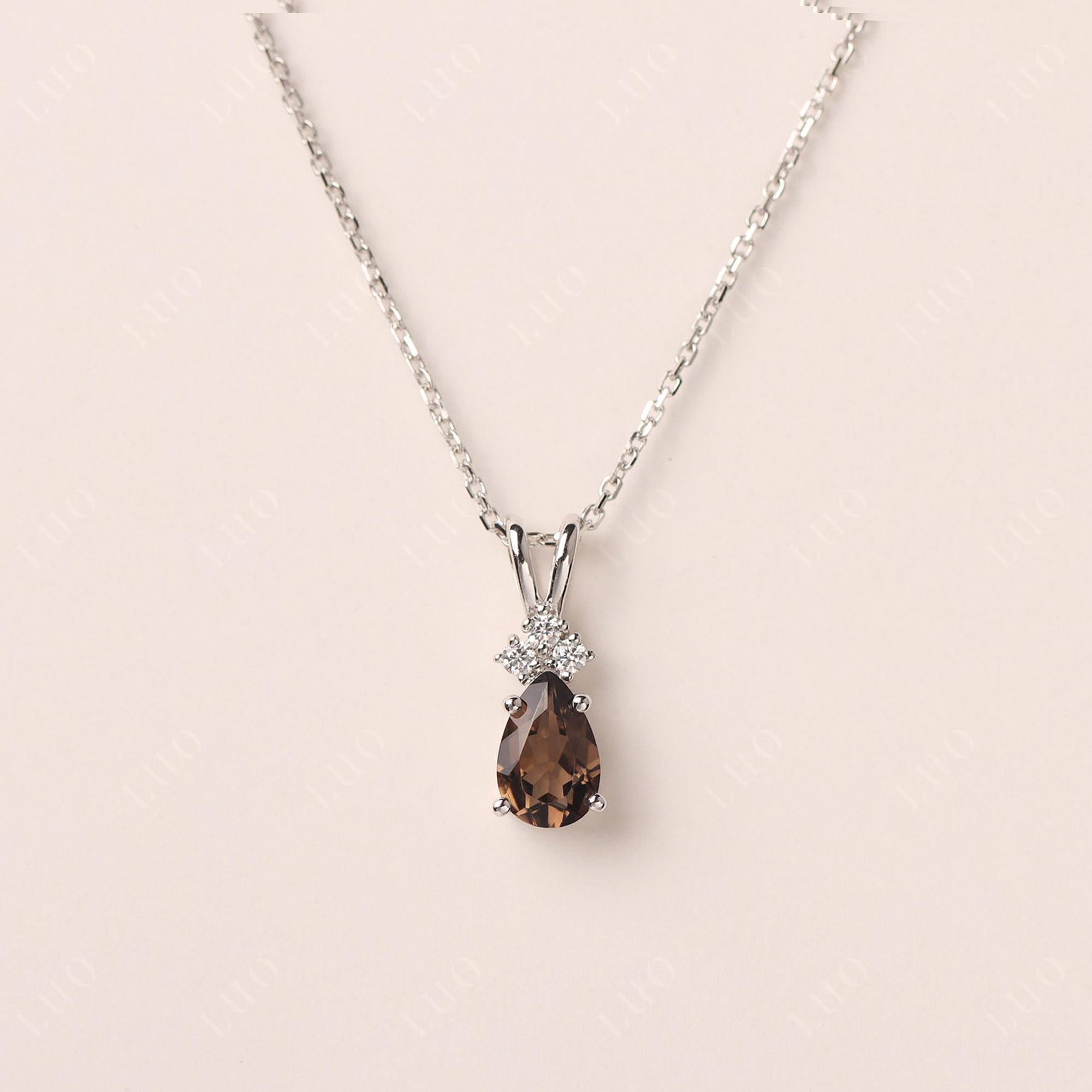 Collar de cuarzo ahumado en forma de pera