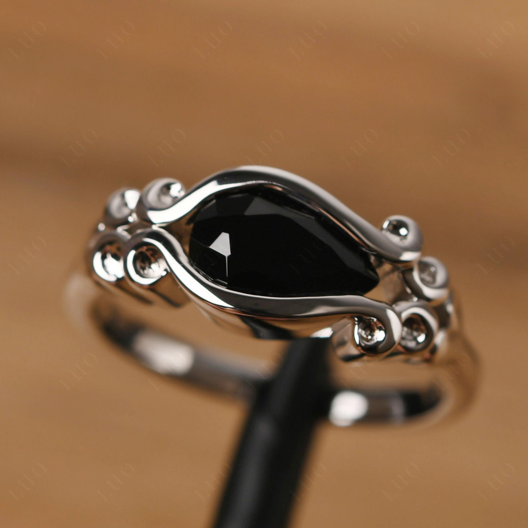 Black Spinel Scrollwork Ring - LUO Jewelry 