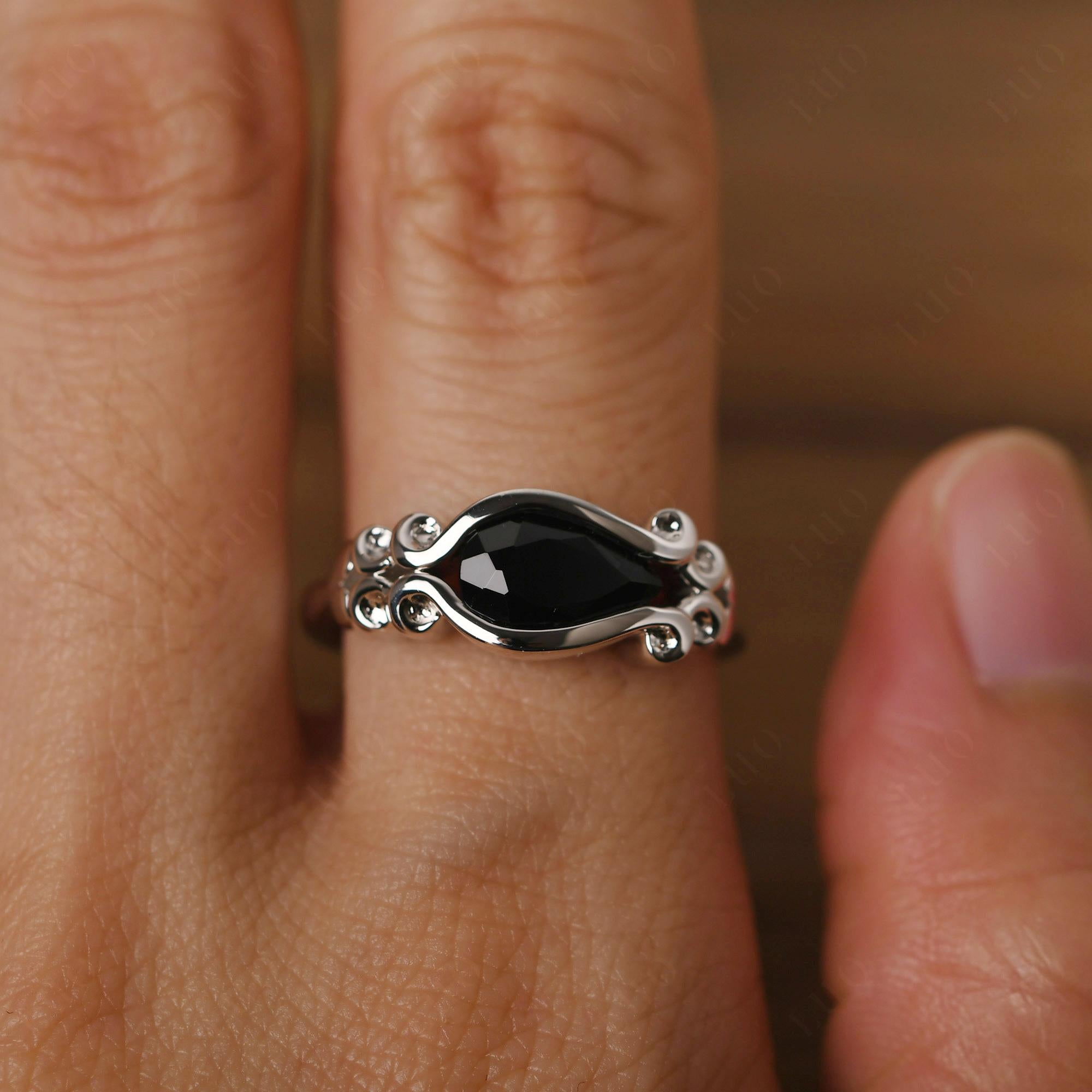 Black Spinel Scrollwork Ring - LUO Jewelry 