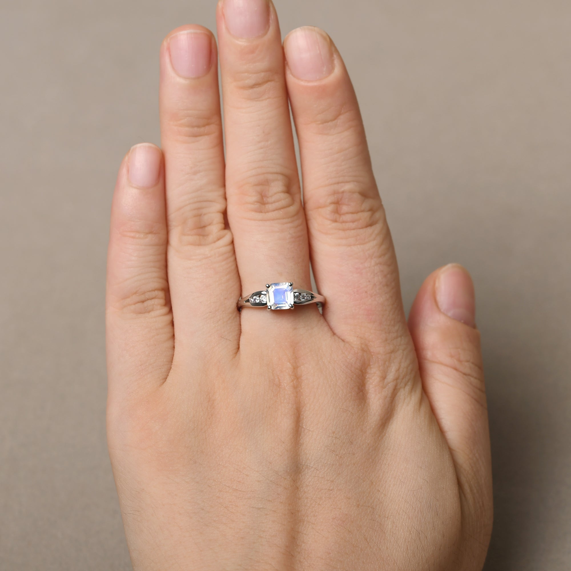 Pierre de lune Asscher Cut Bague de fiançailles