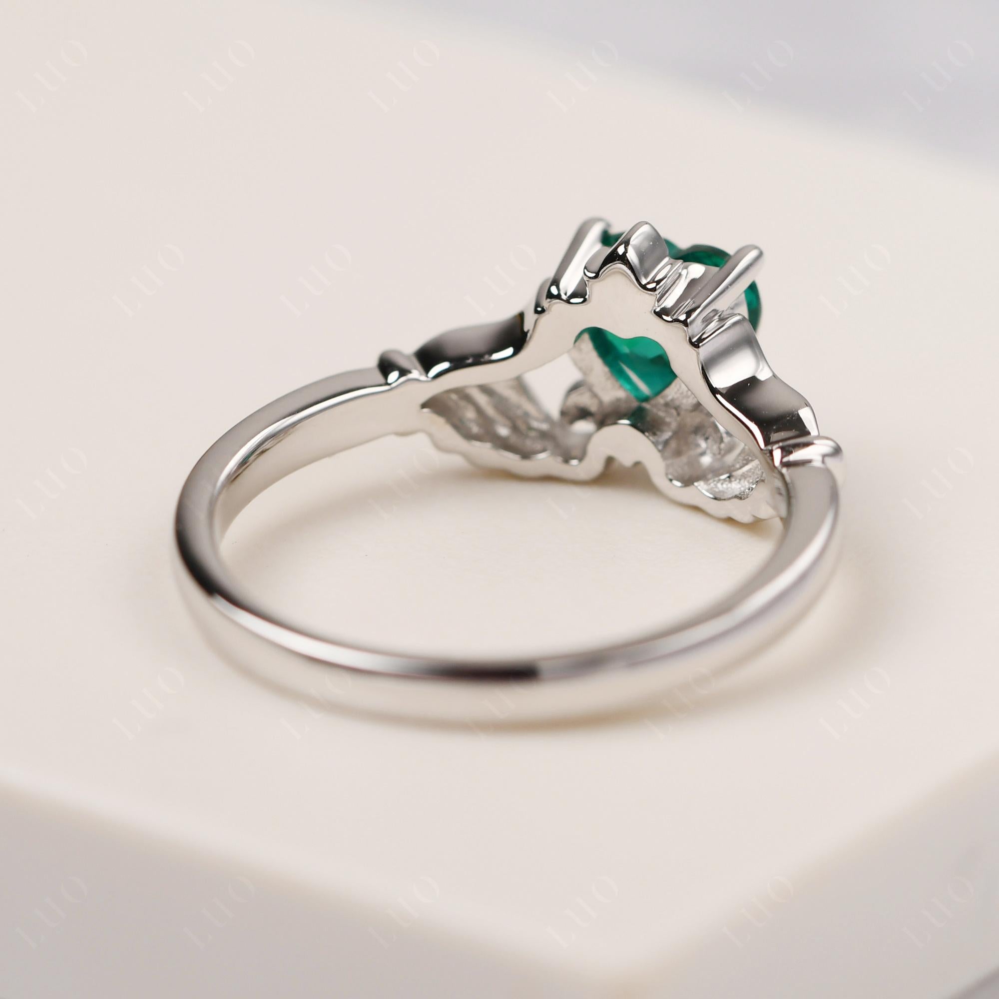 Emerald Claddagh Ring - LUO Jewelry 