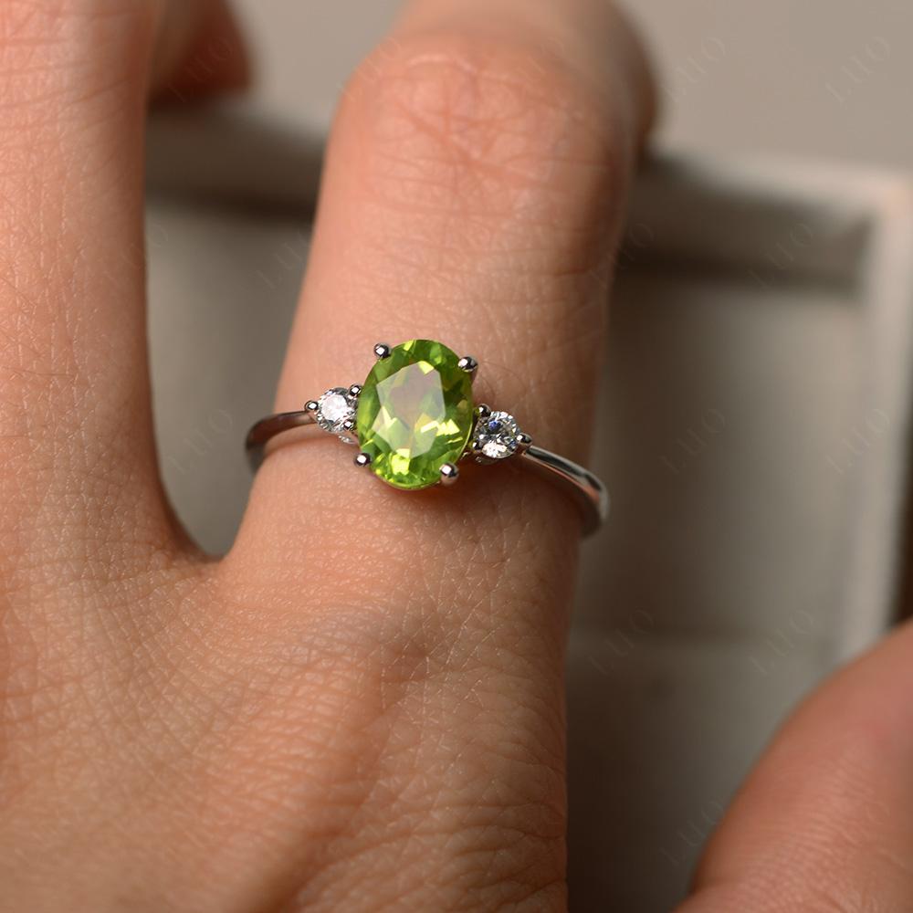 Trilogy Oval Peridot Ring - LUO Jewelry 