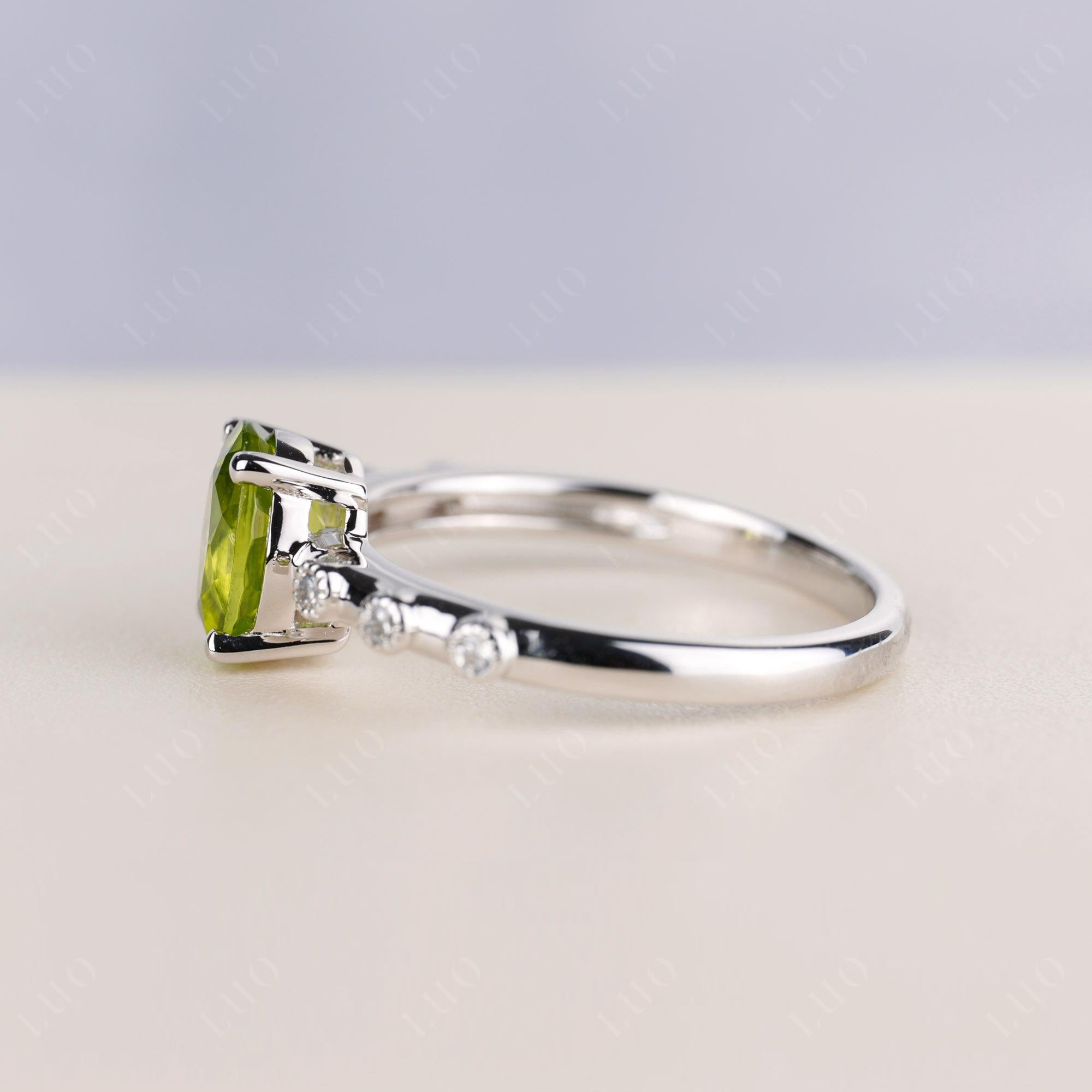 Antique Oval Cut Peridot Ring - LUO Jewelry 
