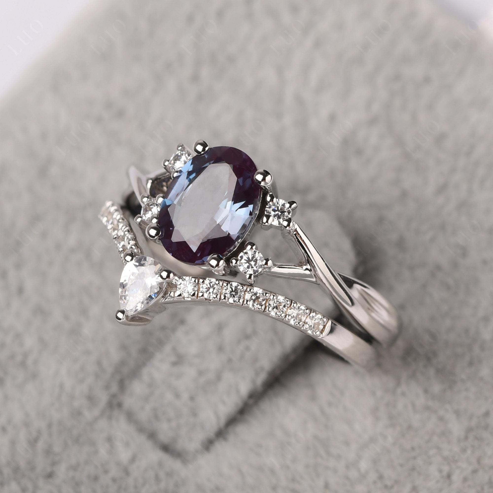 Alexandrite Oval Engagement Ring with Wedding Band - LUO Jewelry 