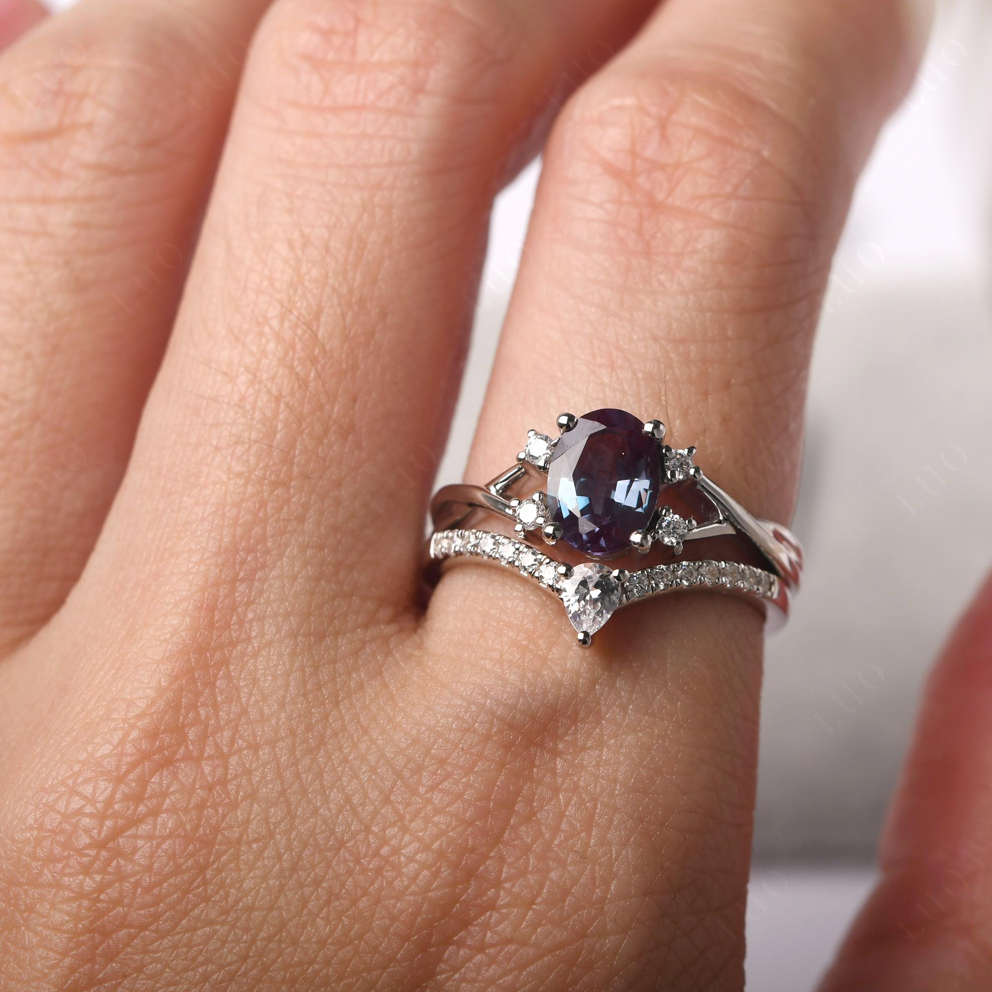Alexandrite Oval Engagement Ring with Wedding Band - LUO Jewelry 