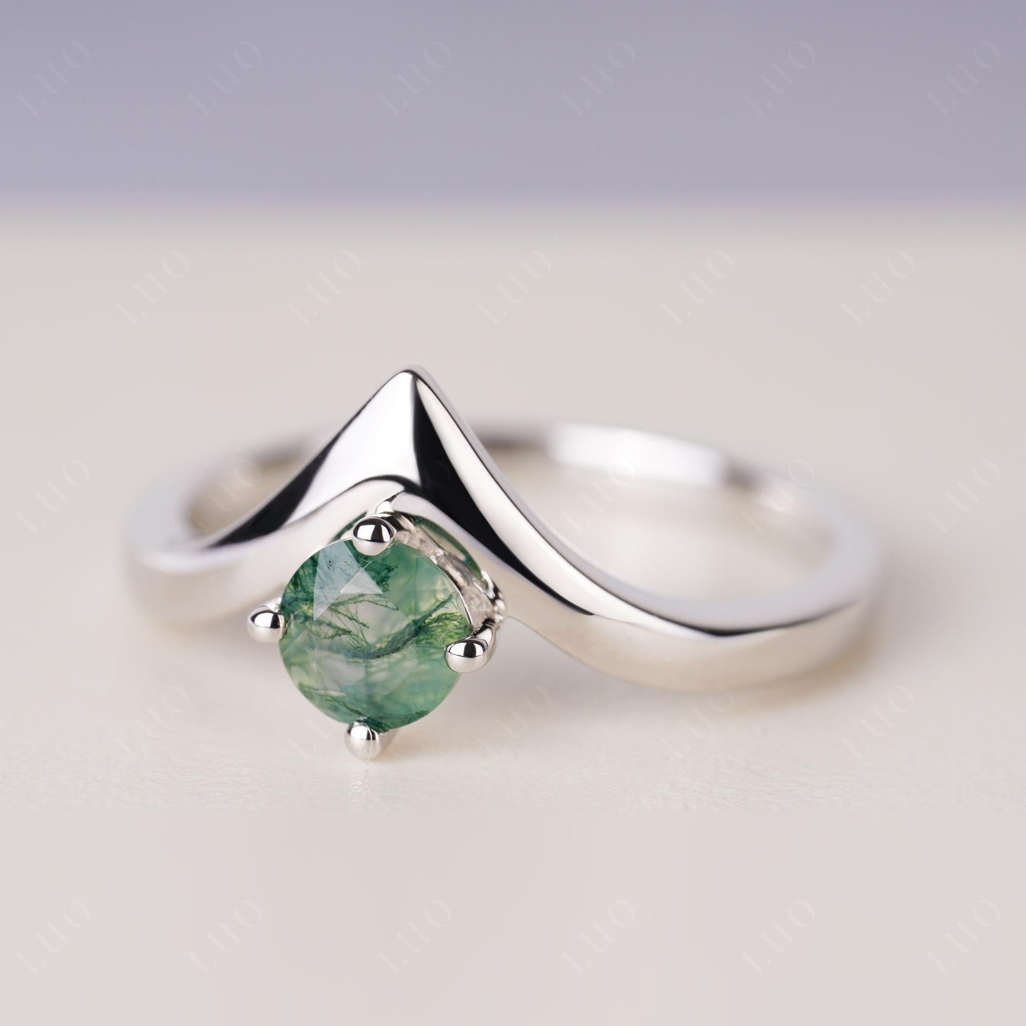 V Shaped Moss Agate Solitaire Ring | LUO Jewelry