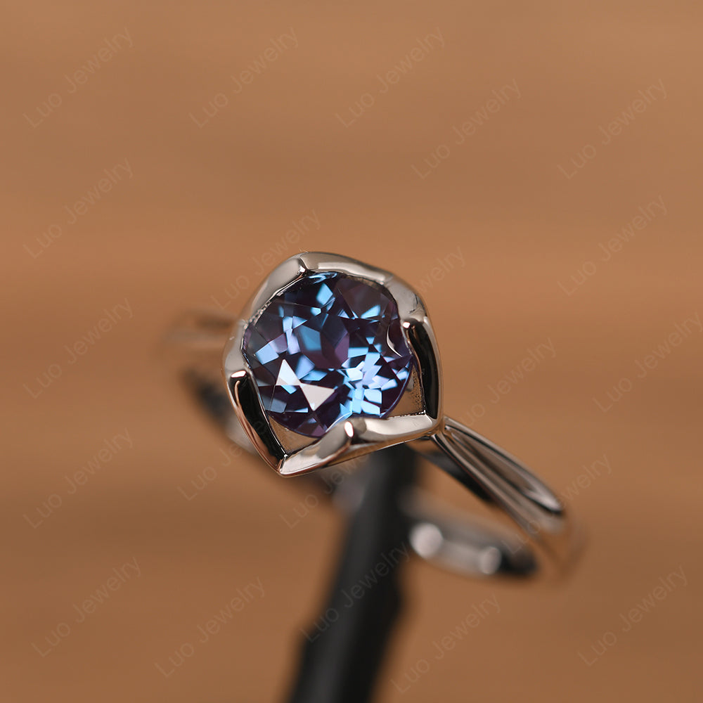 Round Alexandrite Solitaire Ring - LUO Jewelry