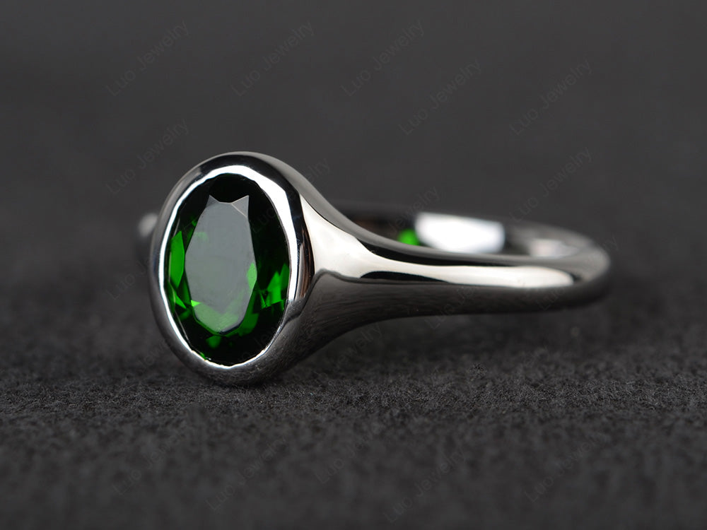 Simple Oval Bezel Set Diopside Ring White Gold - LUO Jewelry