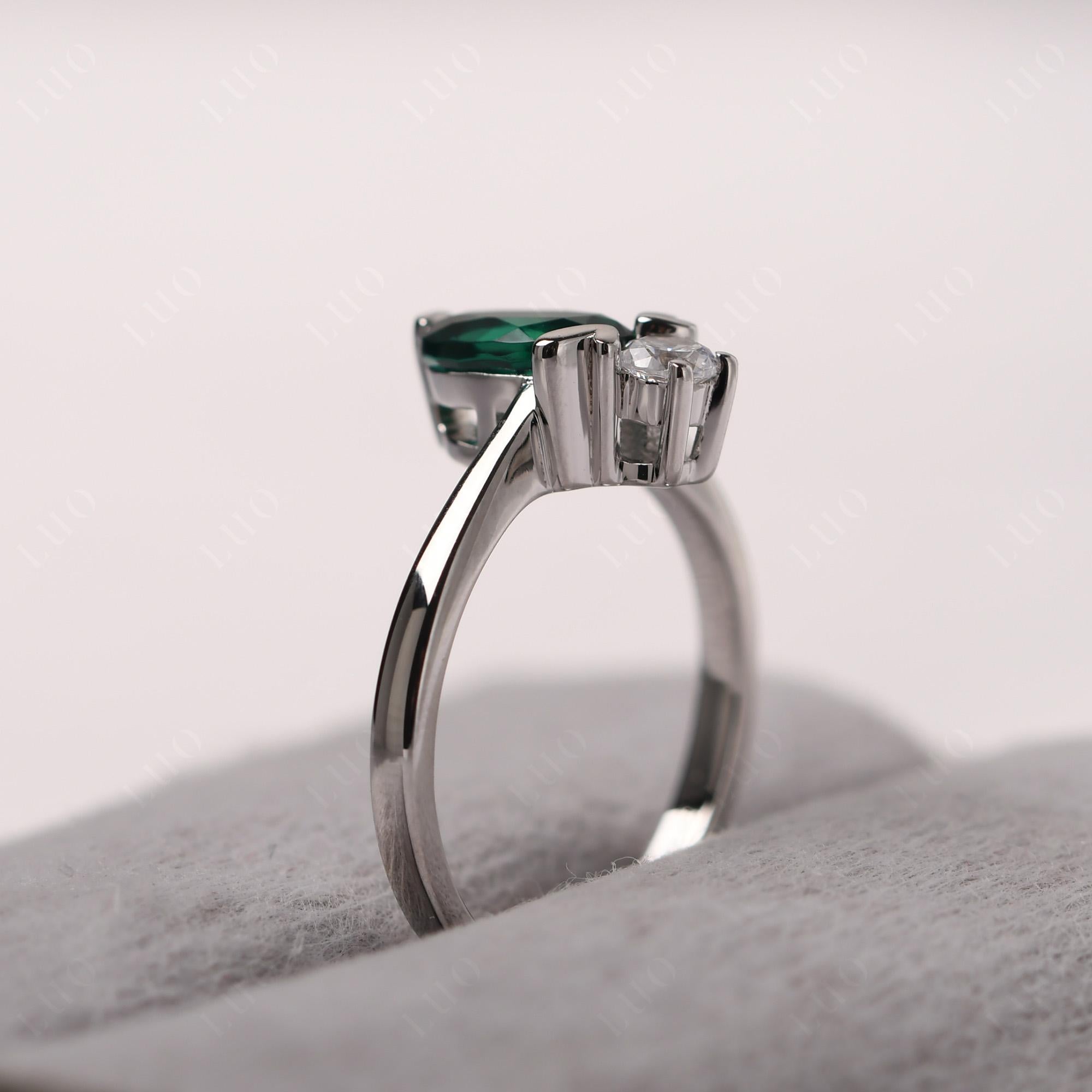 Emerald Nature Inspired Bee Ring - LUO Jewelry