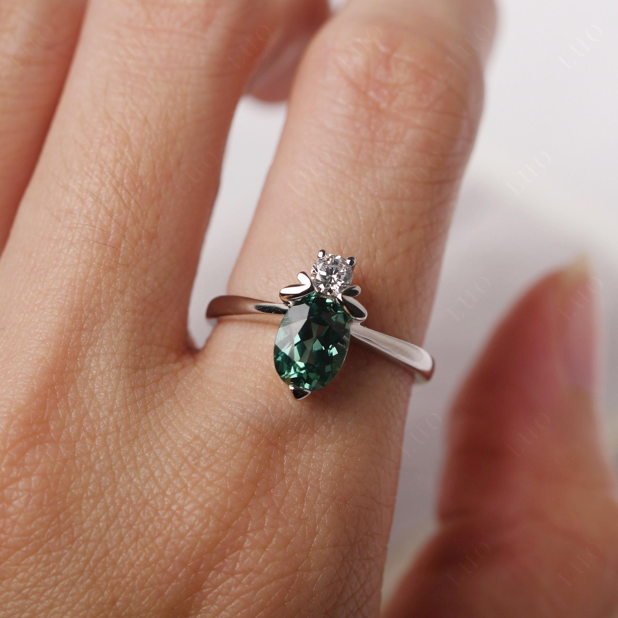 Green Sapphire Nature Inspired Bee Ring - LUO Jewelry