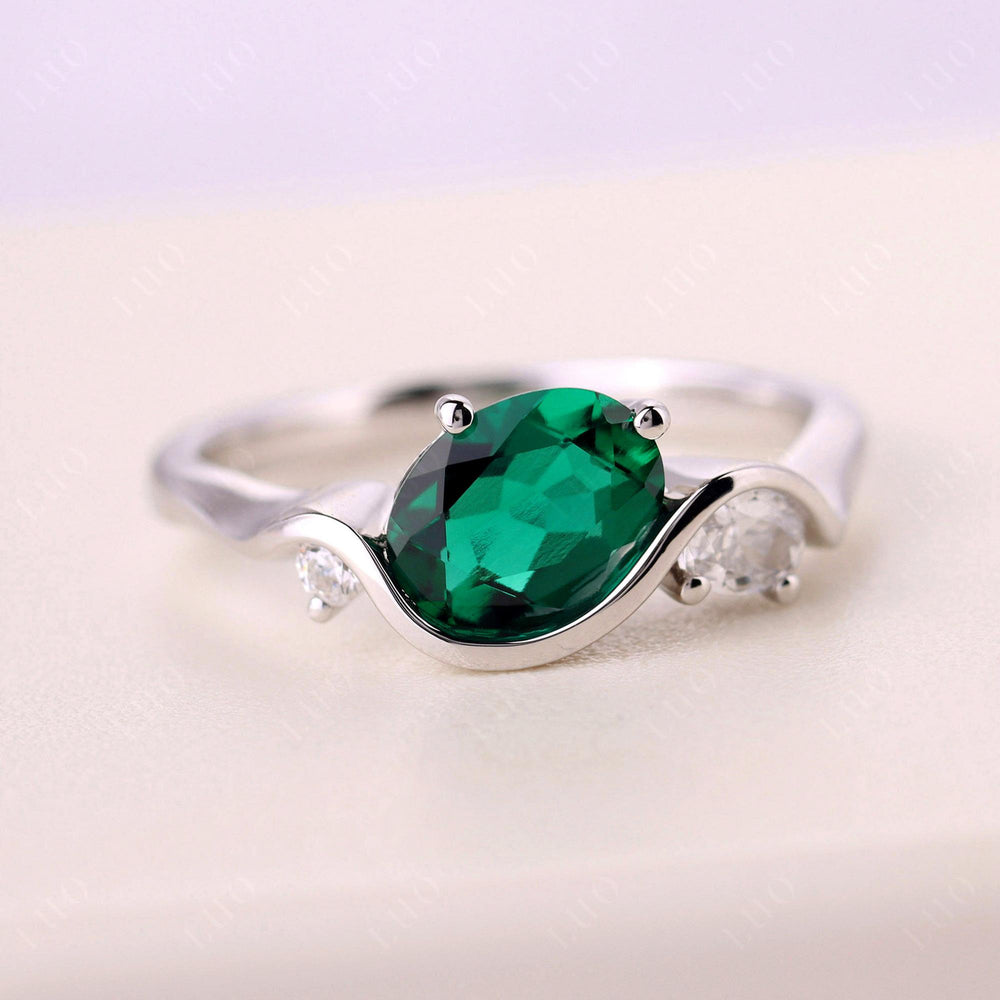 Oval Cut Emerald Rings