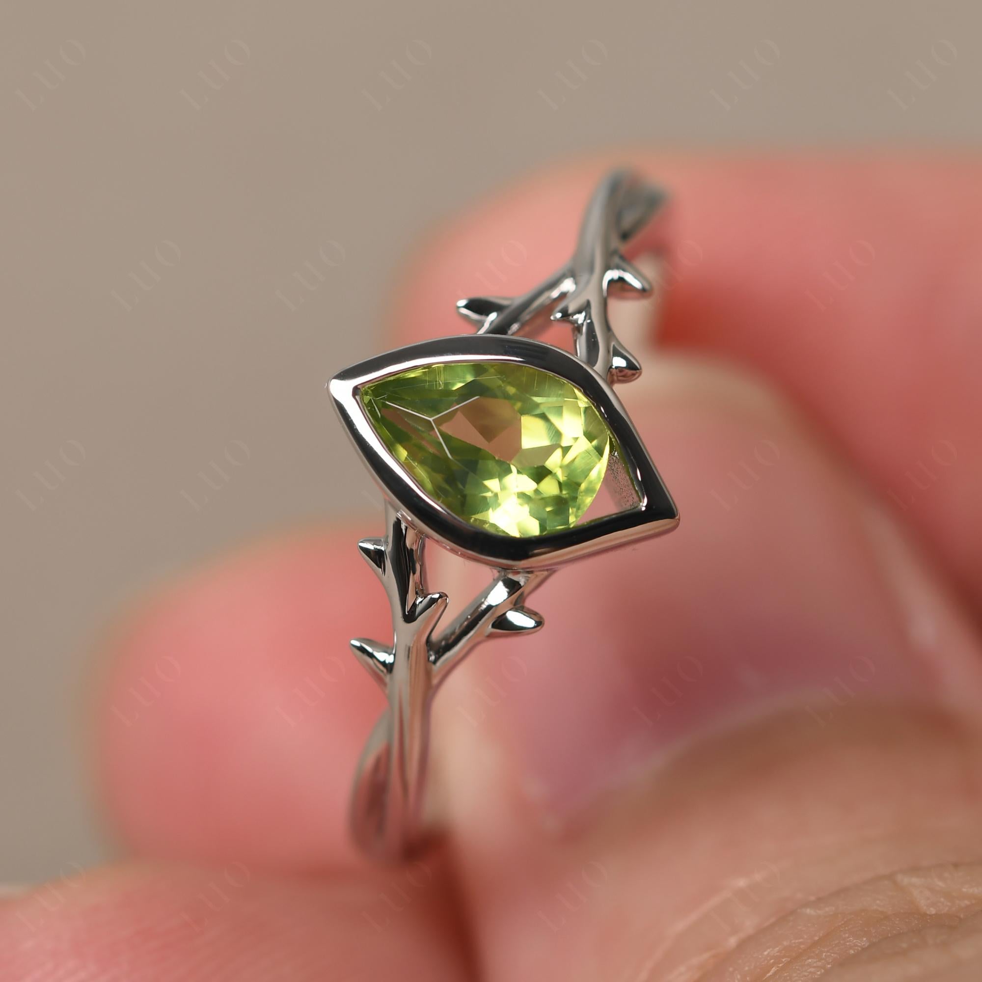 Twig Peridot Bezel Set Ring - LUO Jewelry