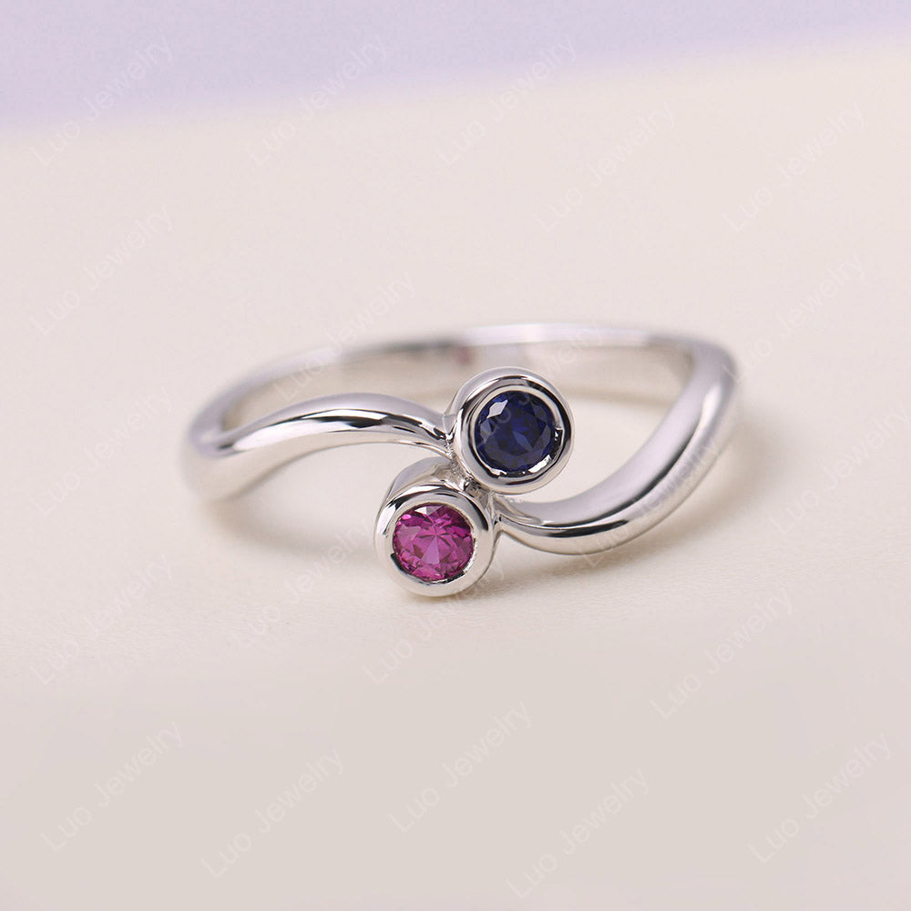 Anillo Pinky de dos piedras de zafiro y rubí