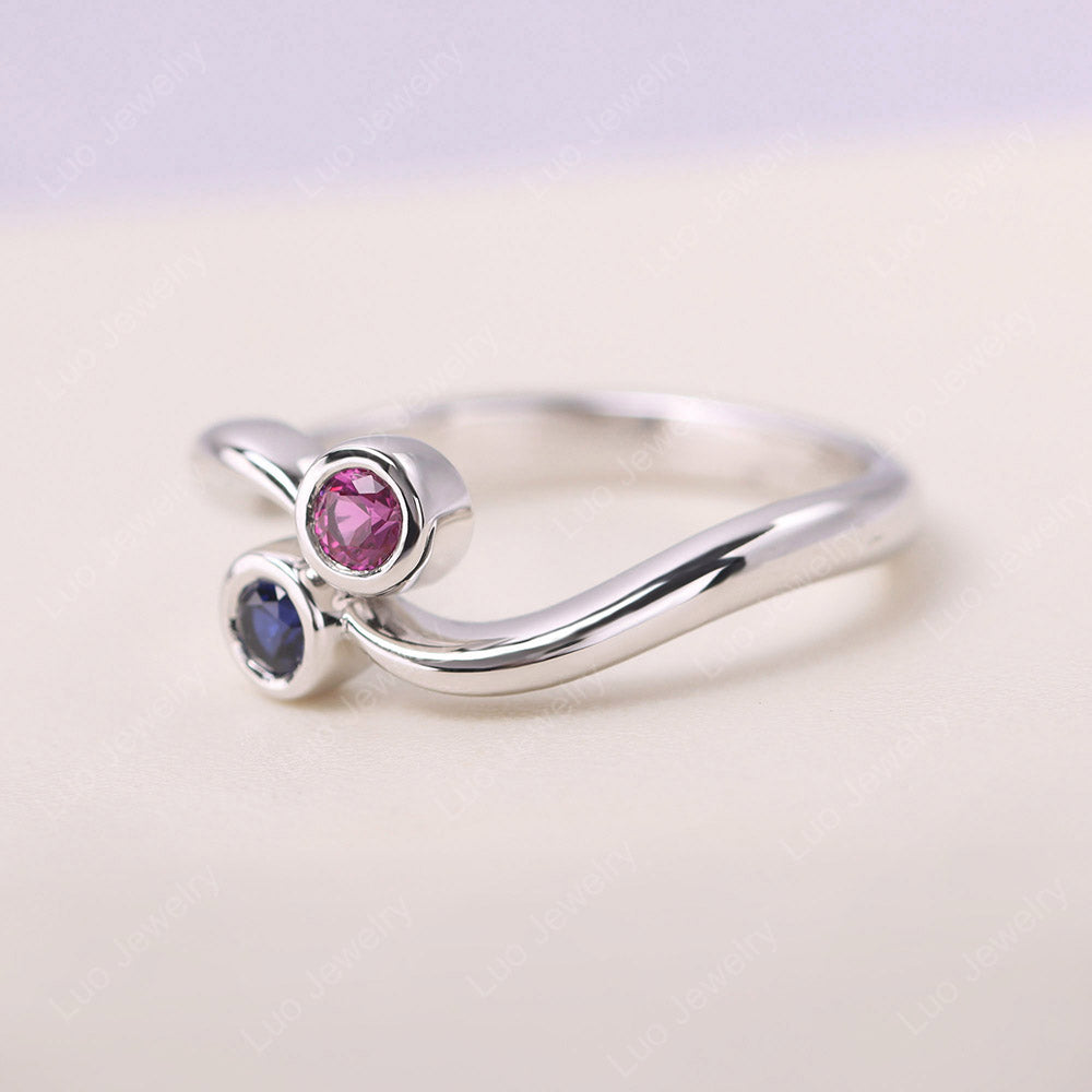 Anillo Pinky de dos piedras de zafiro y rubí