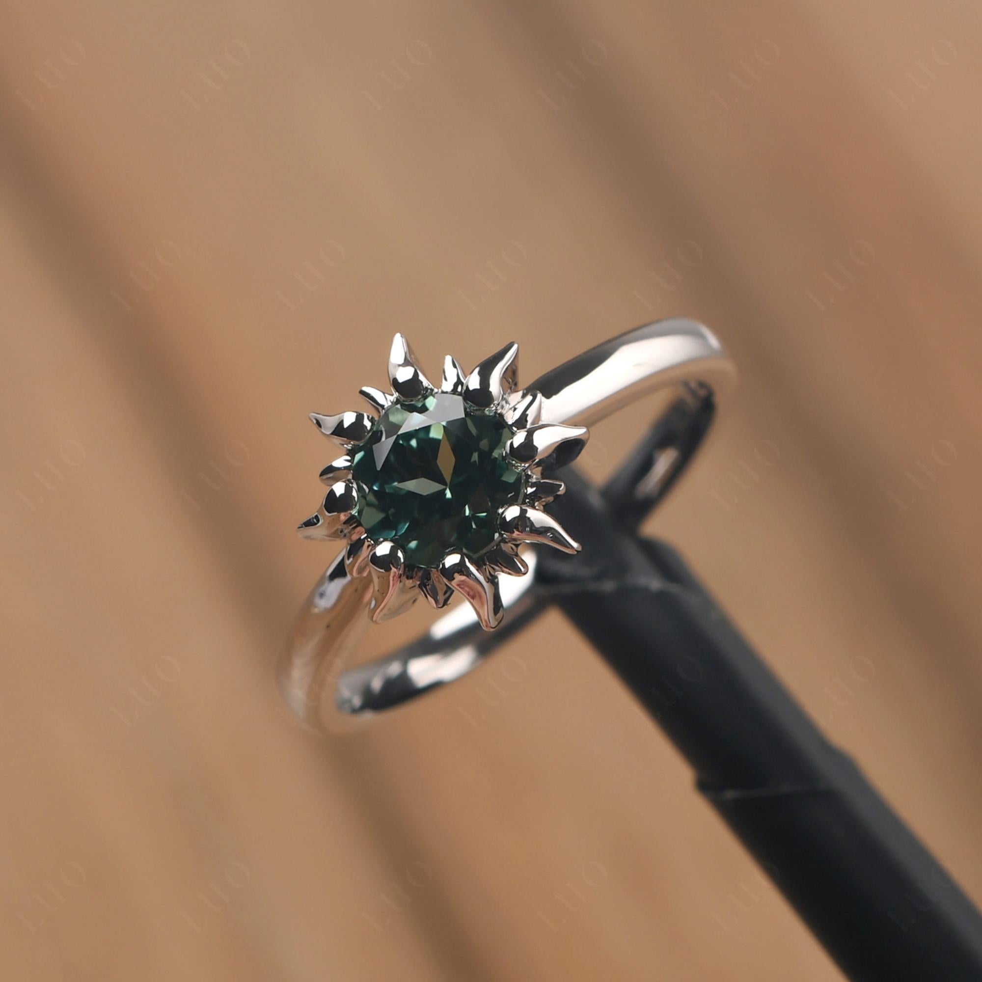 Sunburst Green Sapphire Solitaire Ring - LUO Jewelry