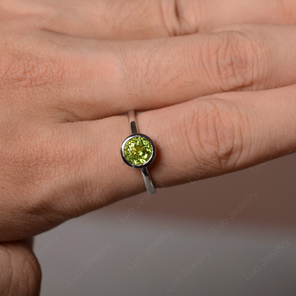 Round Cut Peridot Bezel Set Engagement Ring - LUO Jewelry