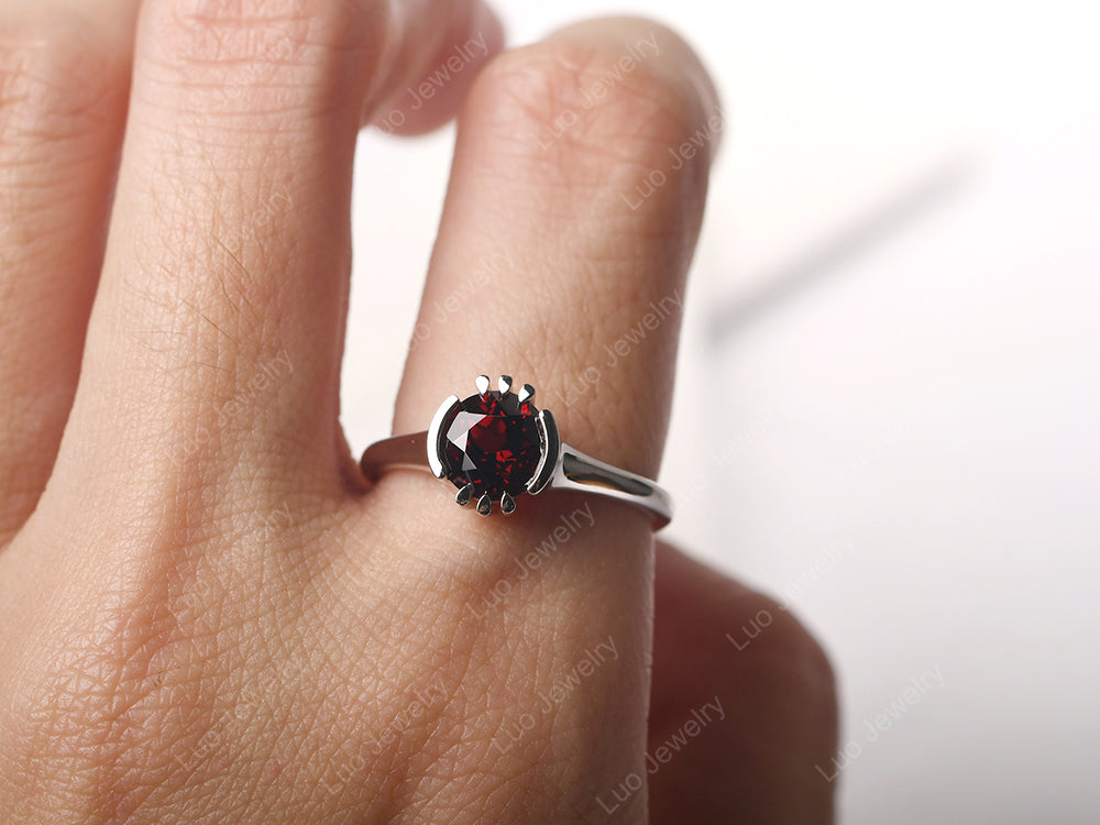 Vintage Garnet Solitaire Ring - LUO Jewelry