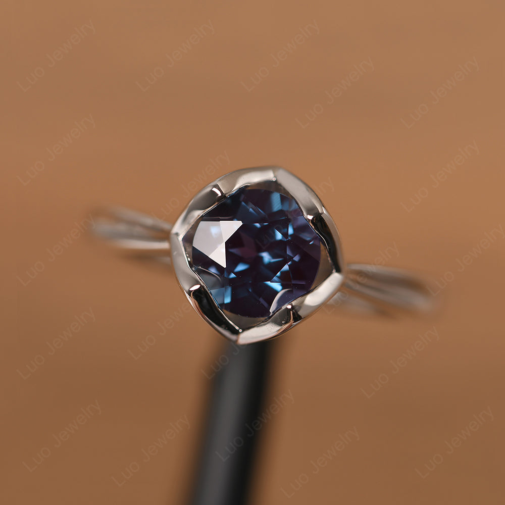 Round Alexandrite Solitaire Ring - LUO Jewelry