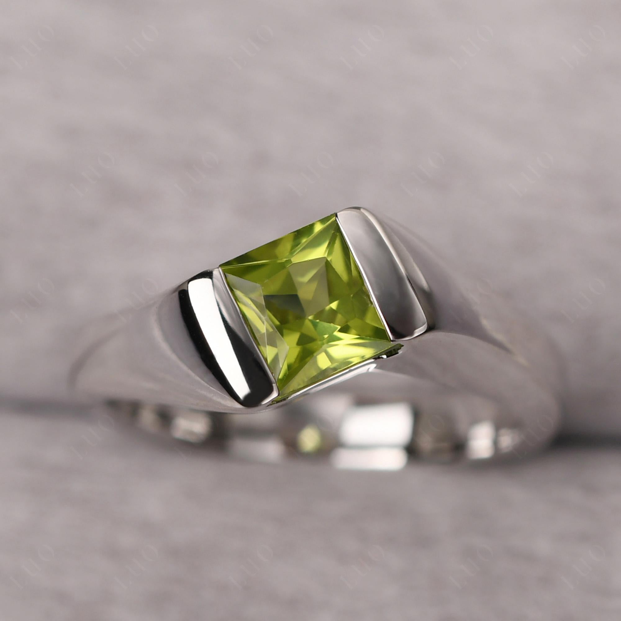 Simple Peridot Bypass Ring - LUO Jewelry